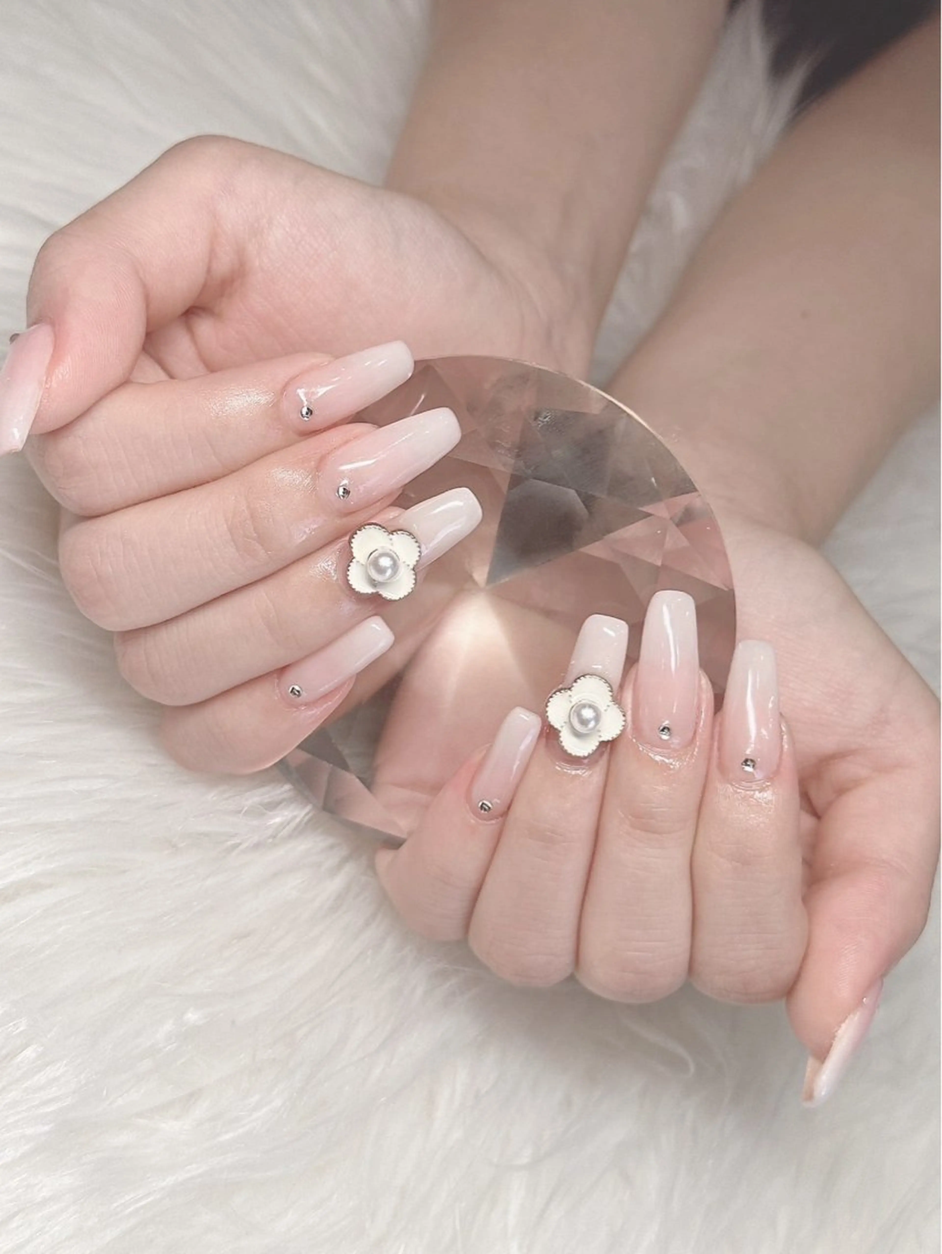 ネイル アートネイル 持ち込み アリエス所属・nail&eye Ariesのネイルデザイン