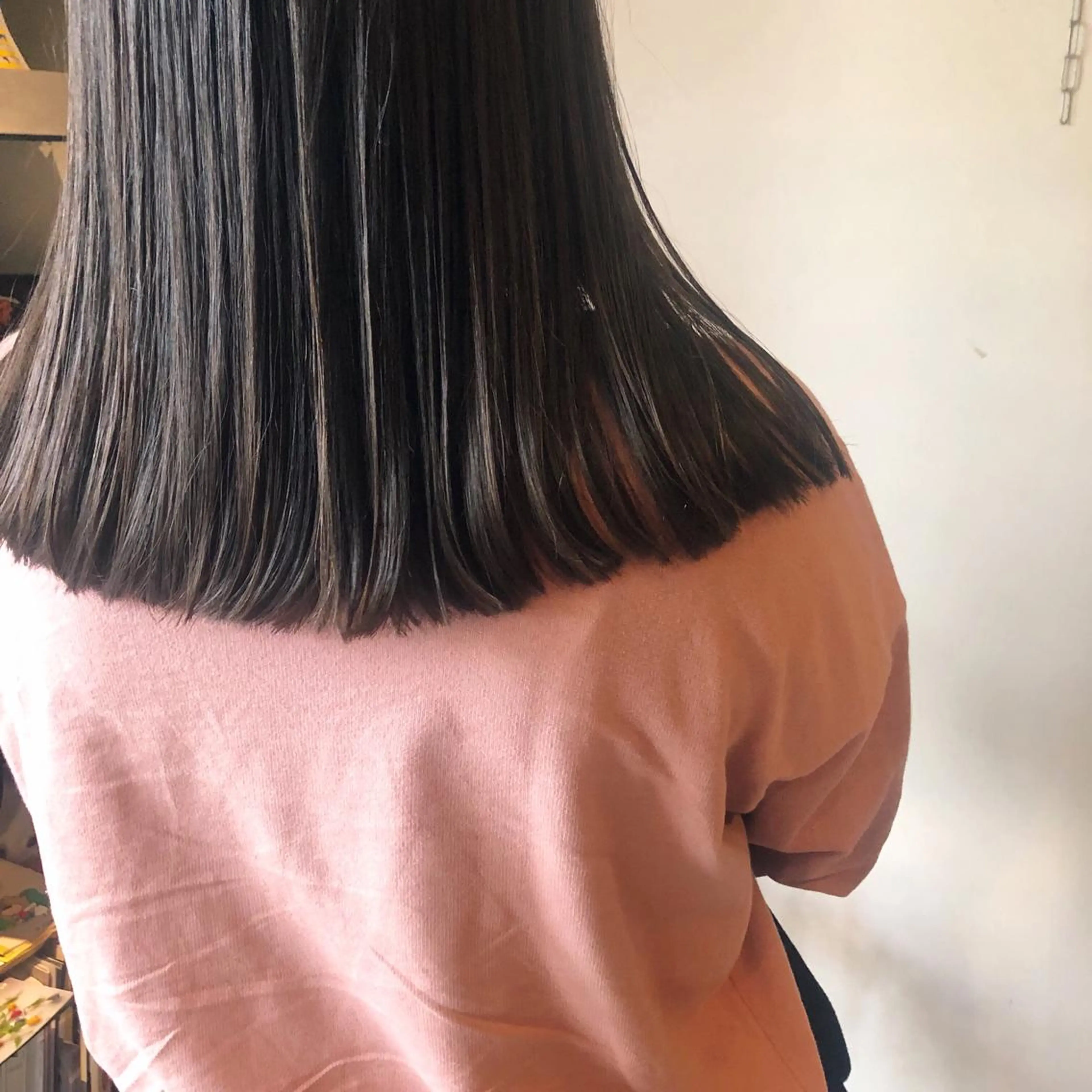 セミロング カット トリートメント 吉川 愛美李のヘアスタイル