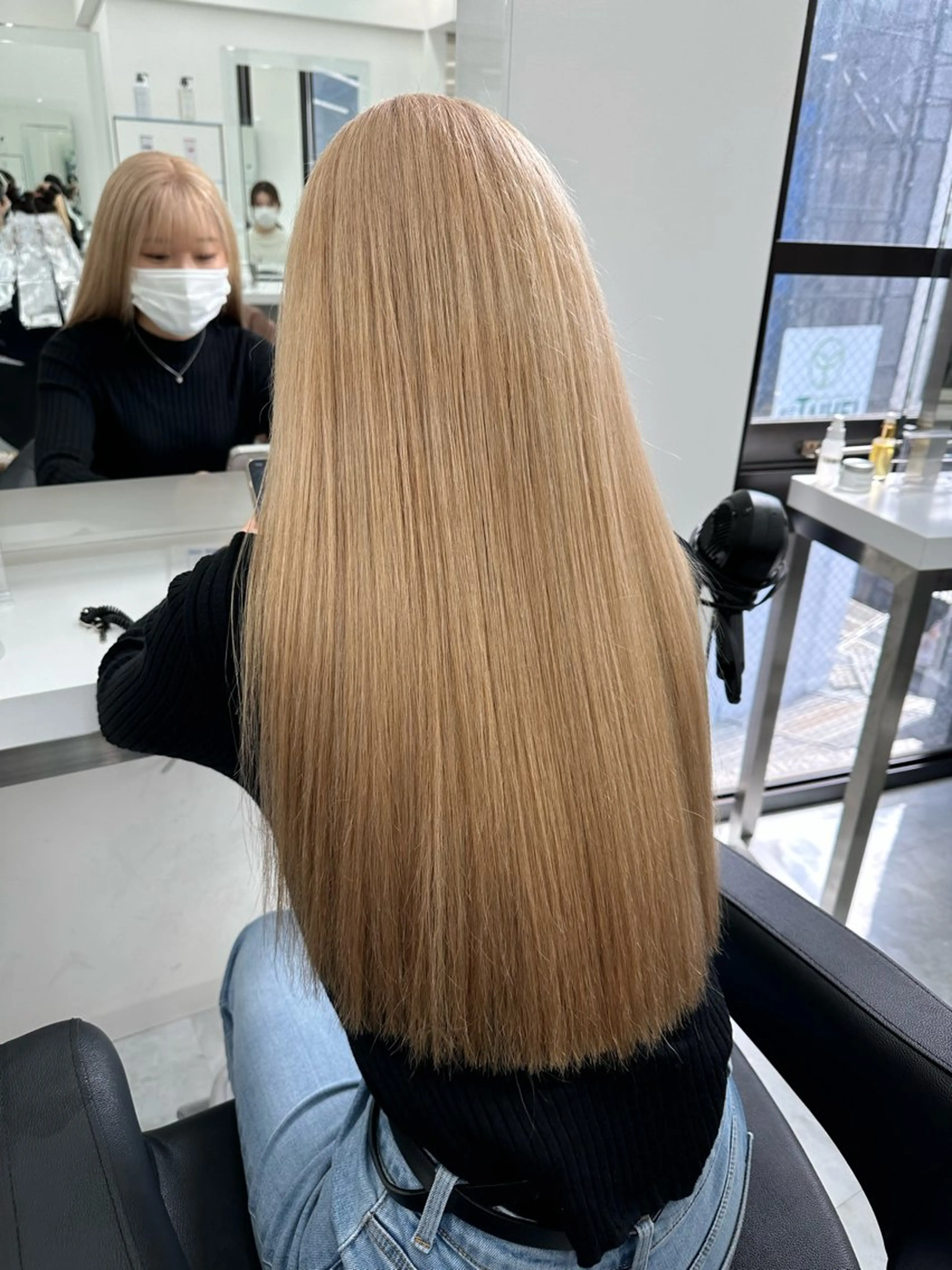 ロング カラー ヘアアレンジ 艶髪ハイトーン🫧 Kurehaのヘアスタイル