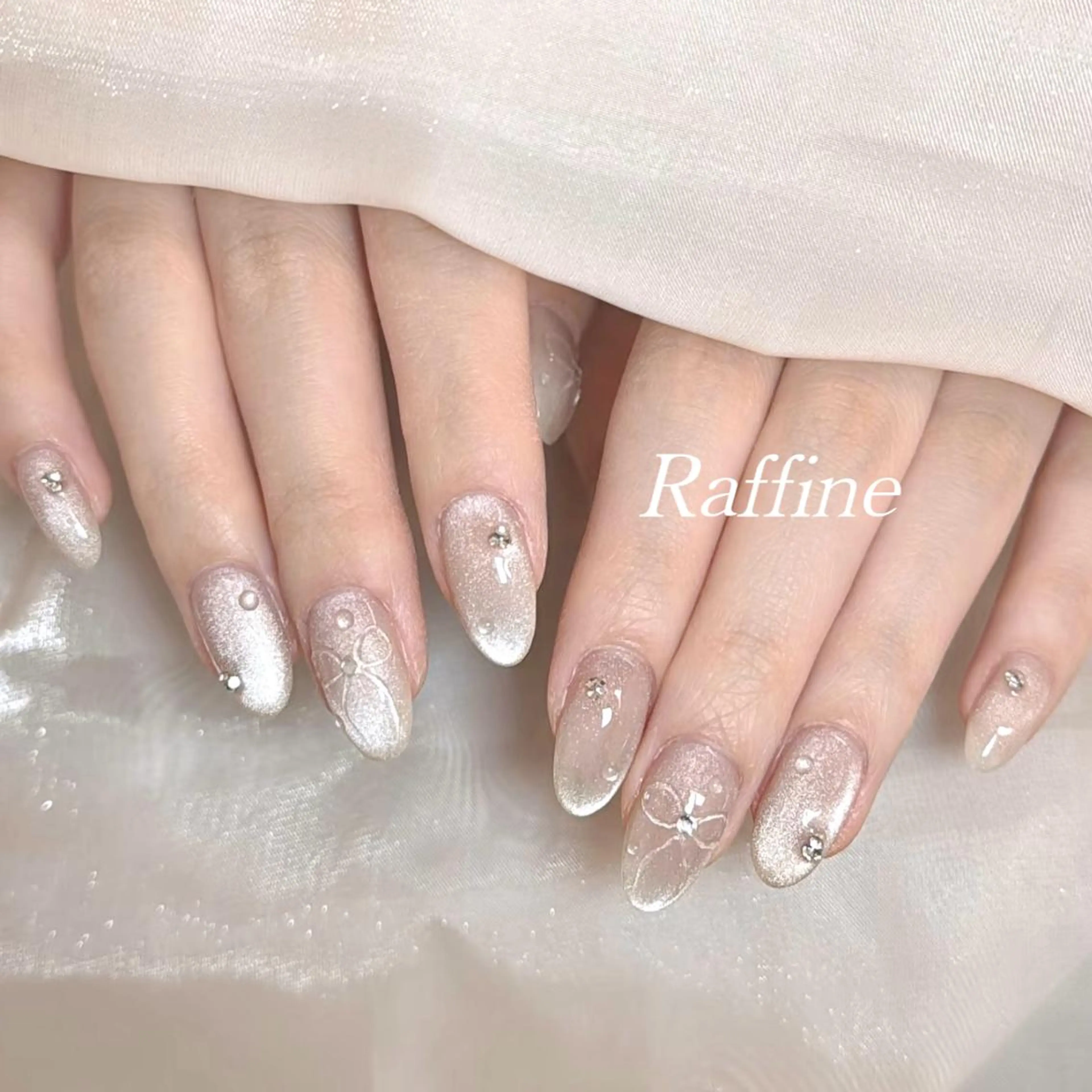 ネイル RAFFINE 月🦋🩵のネイルデザイン