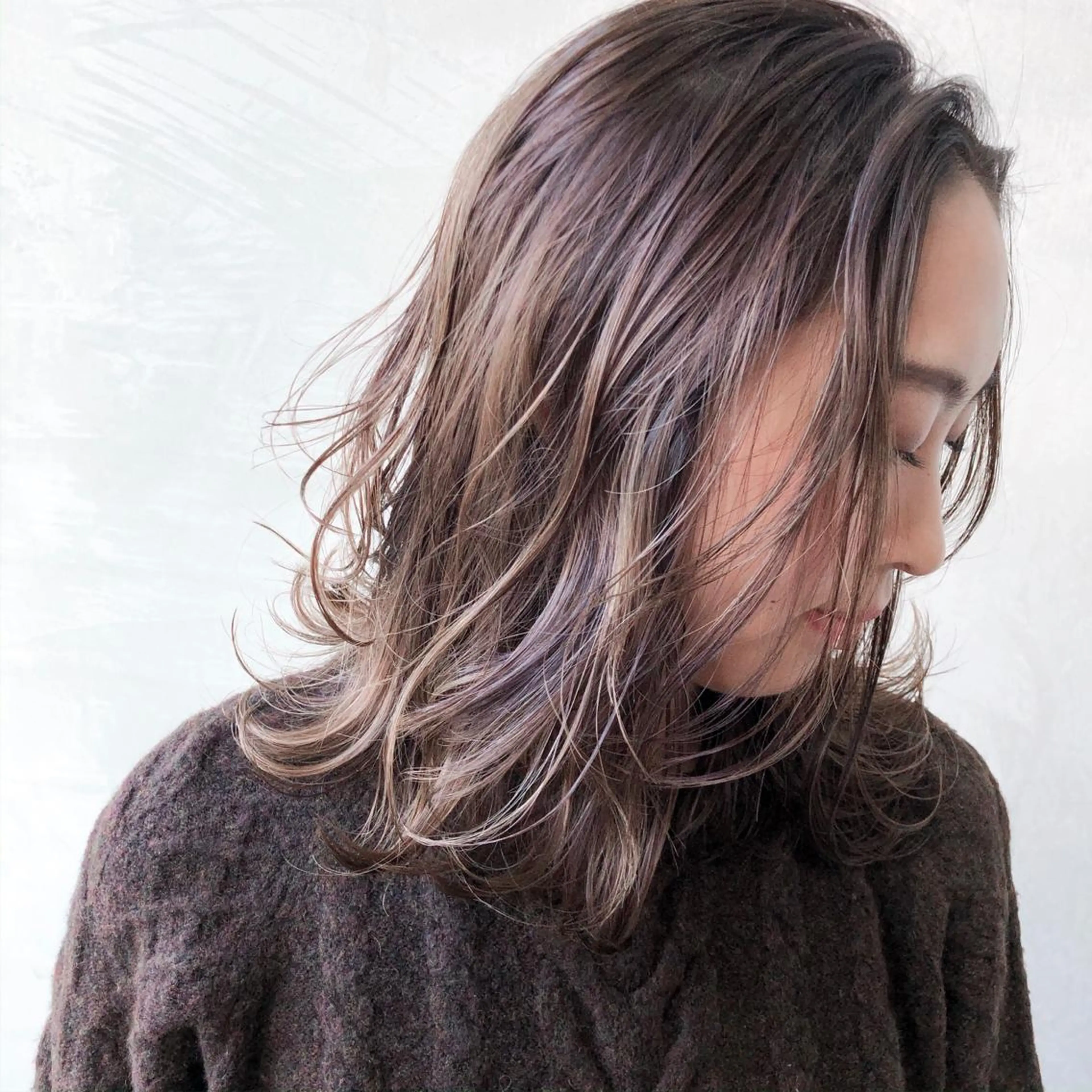 ミディアム カラー パーマ ヘアアレンジ ハイライトカラー ハイライト カット ヘアカラー トリートメント TOMO GEEKS代表のヘアスタイル