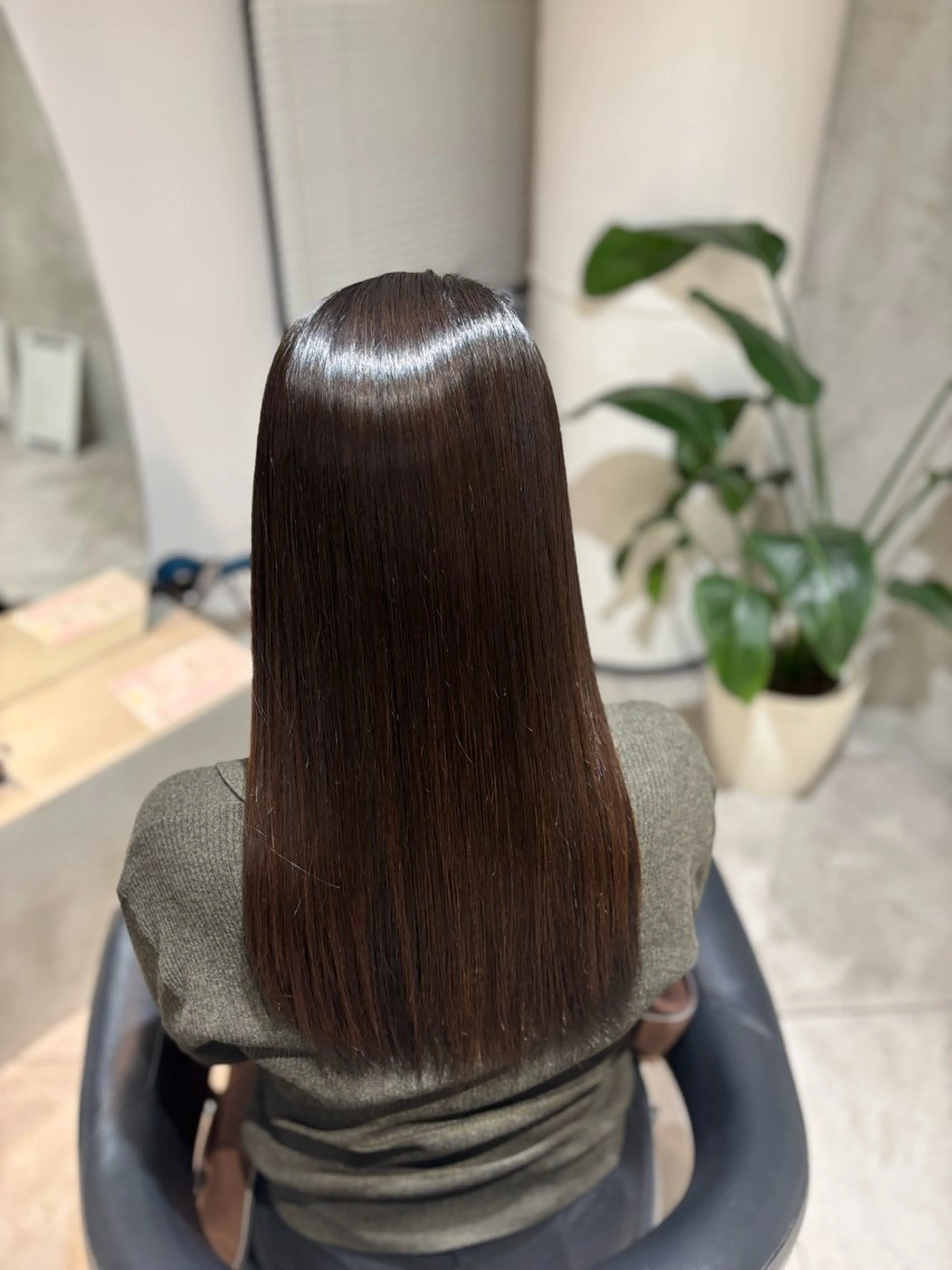 ロング 髪質改善 縮毛矯正 艶髪🫧‪🎀 岡由紀乃のヘアスタイル