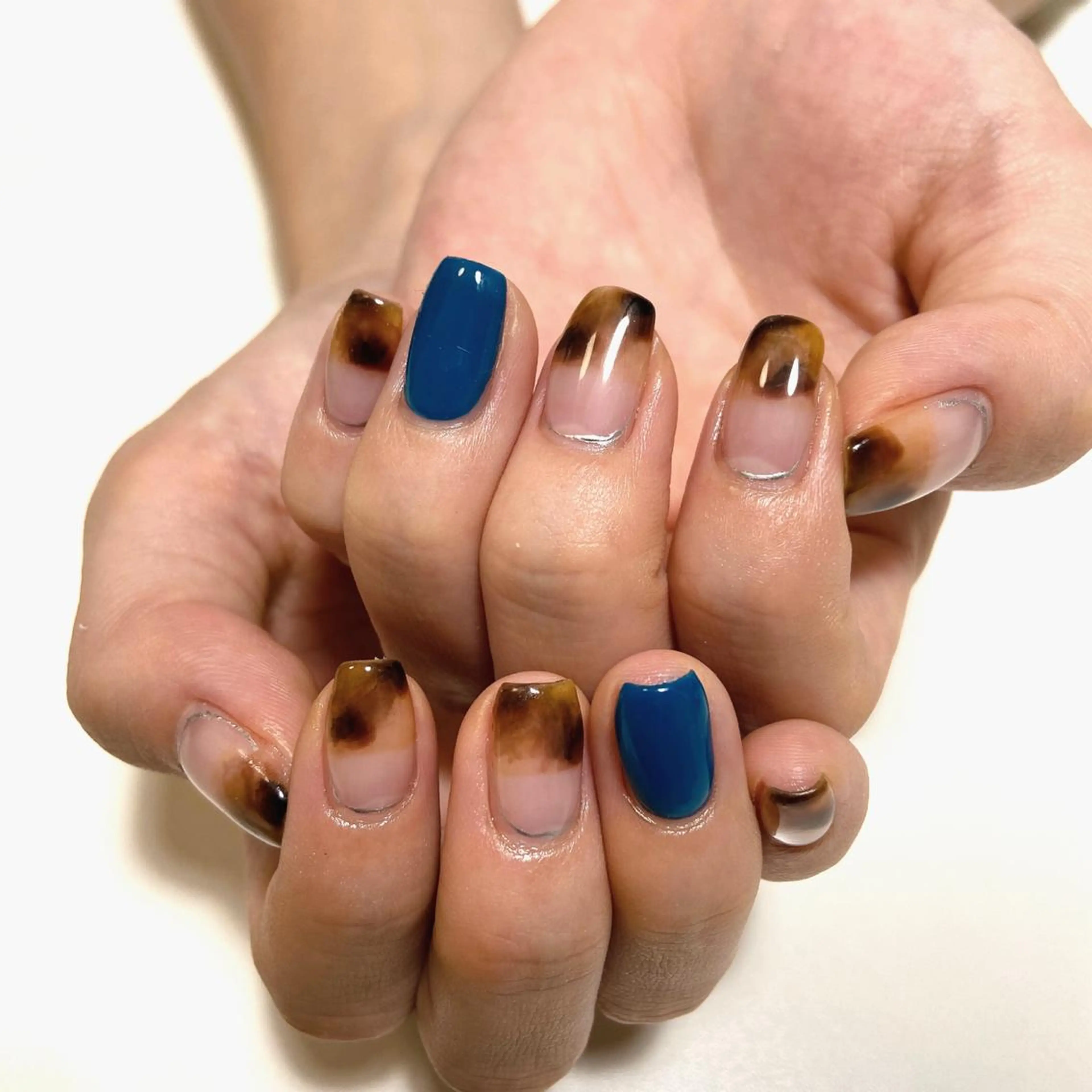 ネイル べっ甲ネイル ニュアンスネイル ハンドネイル nailsalon REJOICEのネイルデザイン