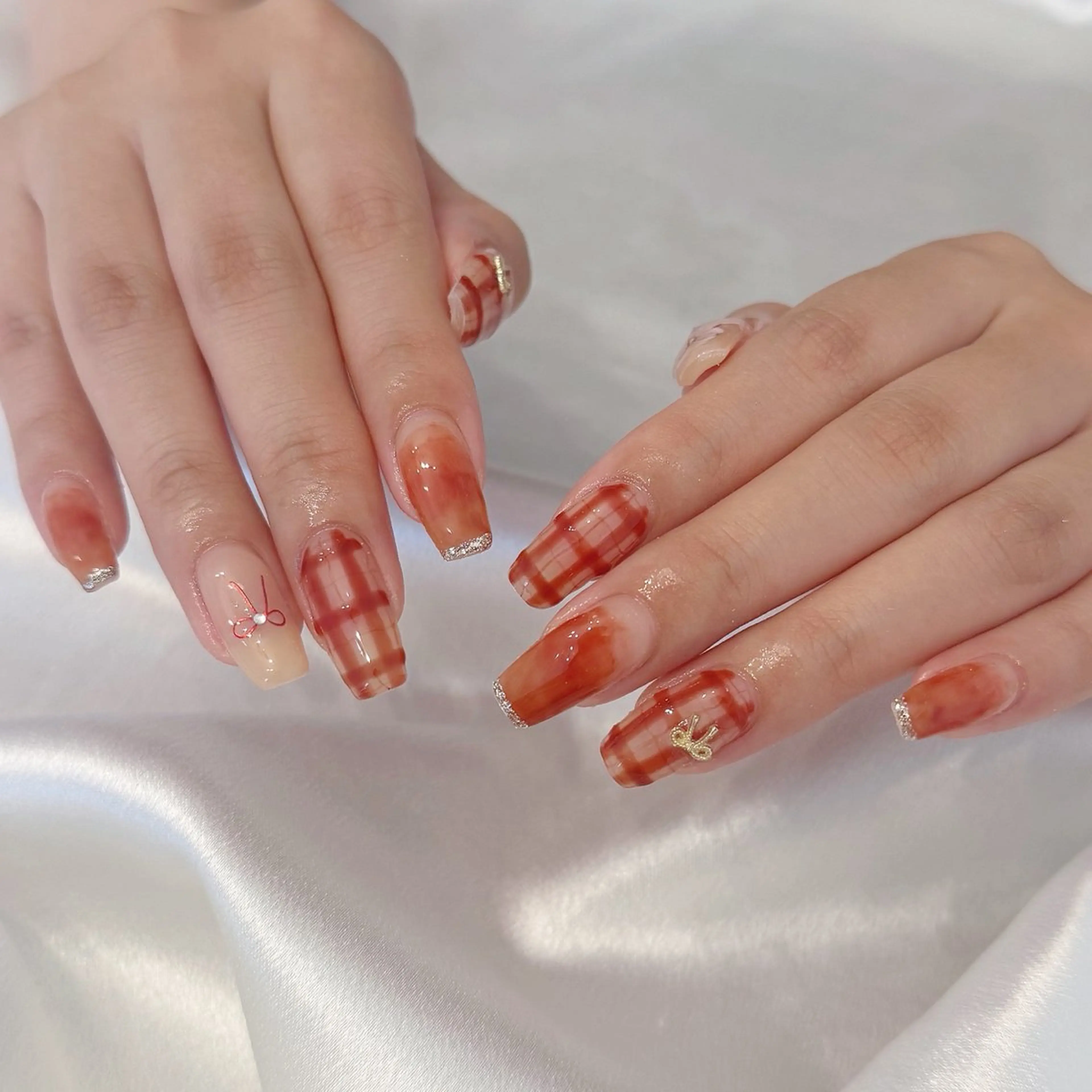 ネイル ハンドネイル シュシュ 🎀 girly nailのネイルデザイン