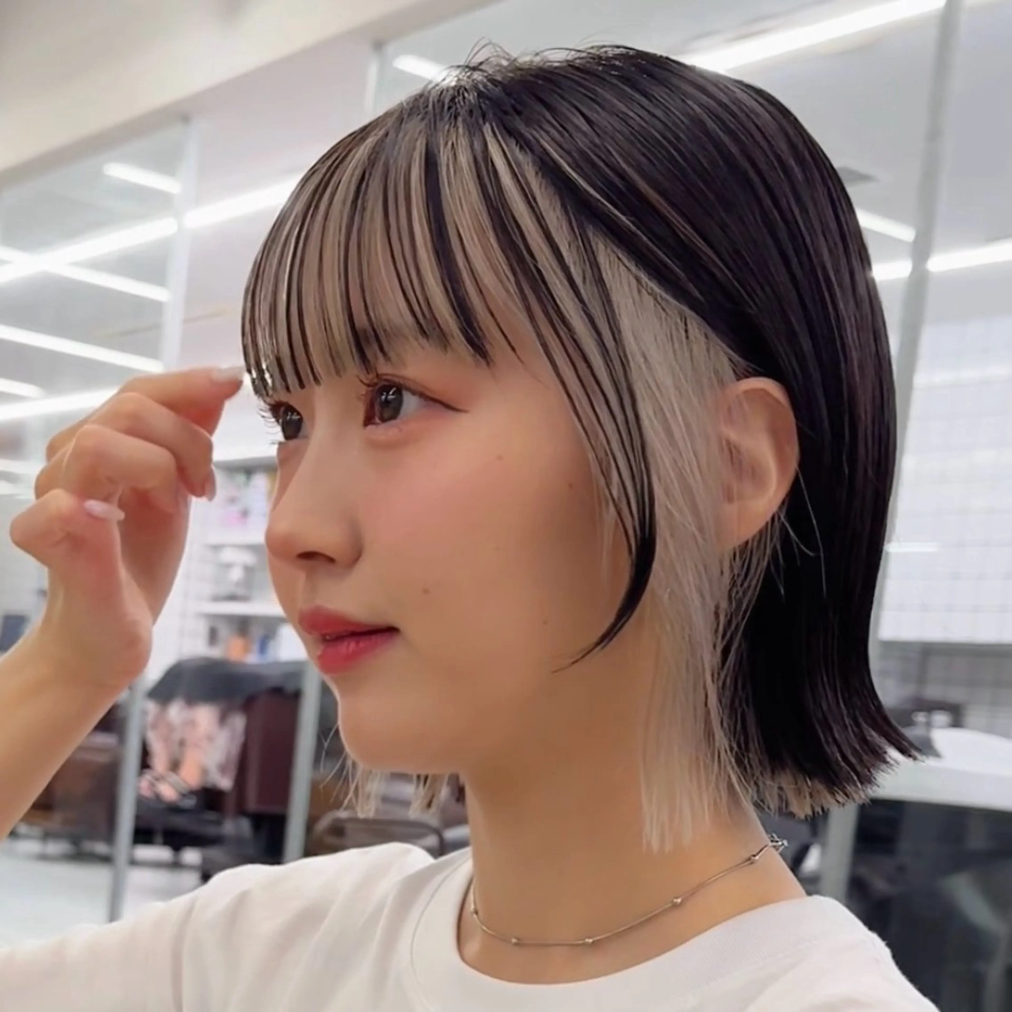 ショート カラー カット ヘアカラー トリートメント 顔周り/レイヤー/ ベージュ/みっきーのヘアスタイル