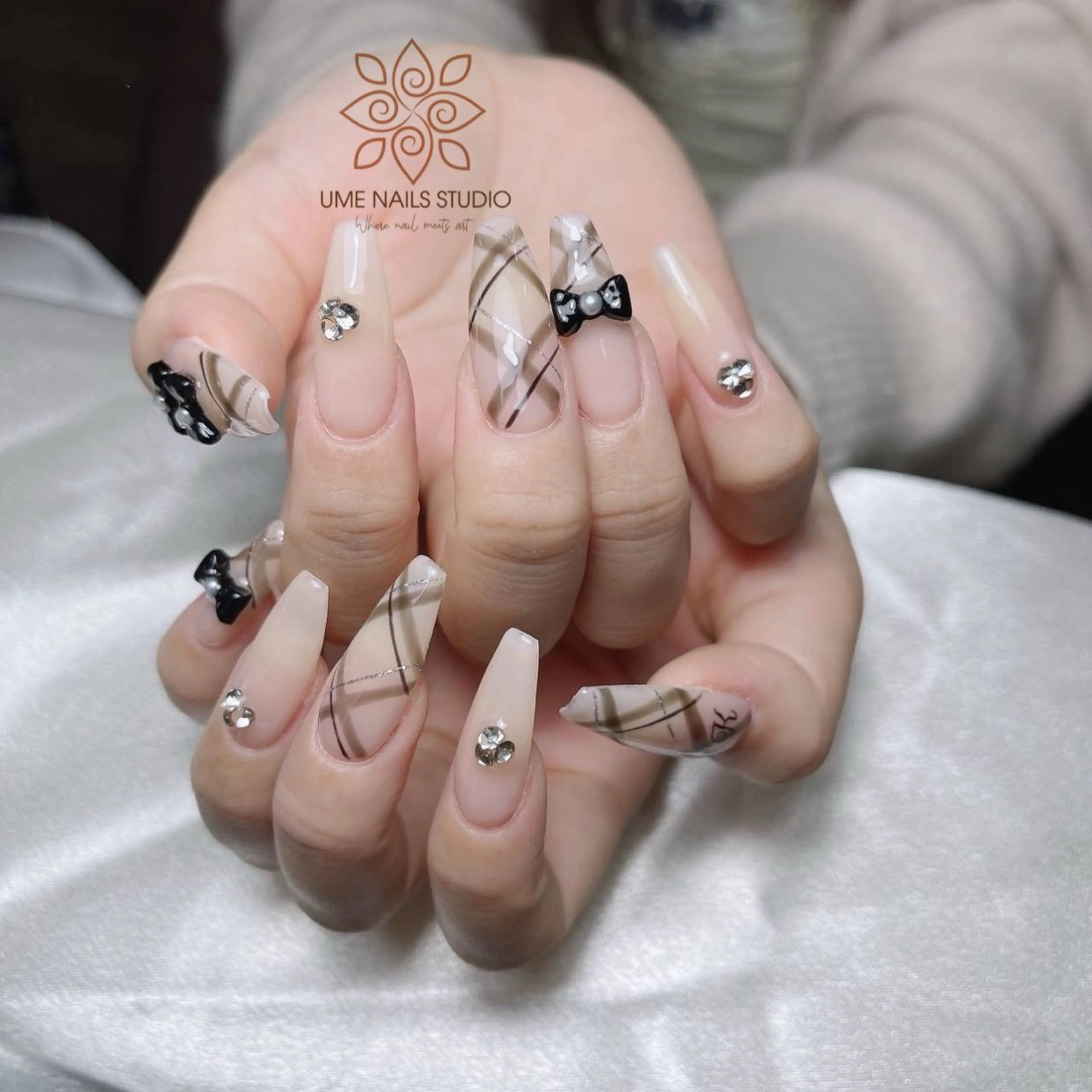 ネイル チークネイル クリアネイル ガーリー キラキラネイル 韓国ネイル ハンドネイル Ume Nail Studioのネイルデザイン