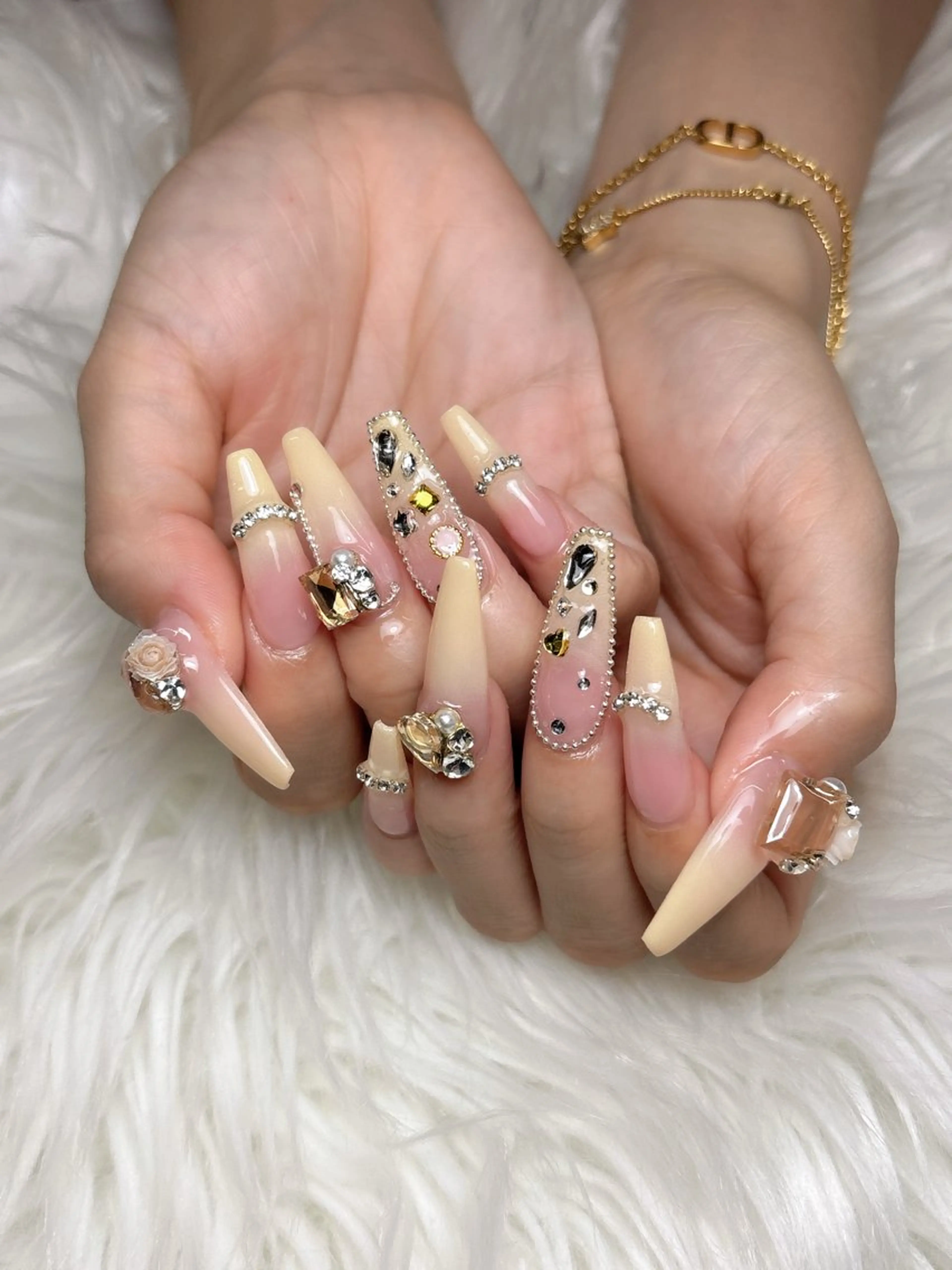 ネイル W· maiのネイルデザイン