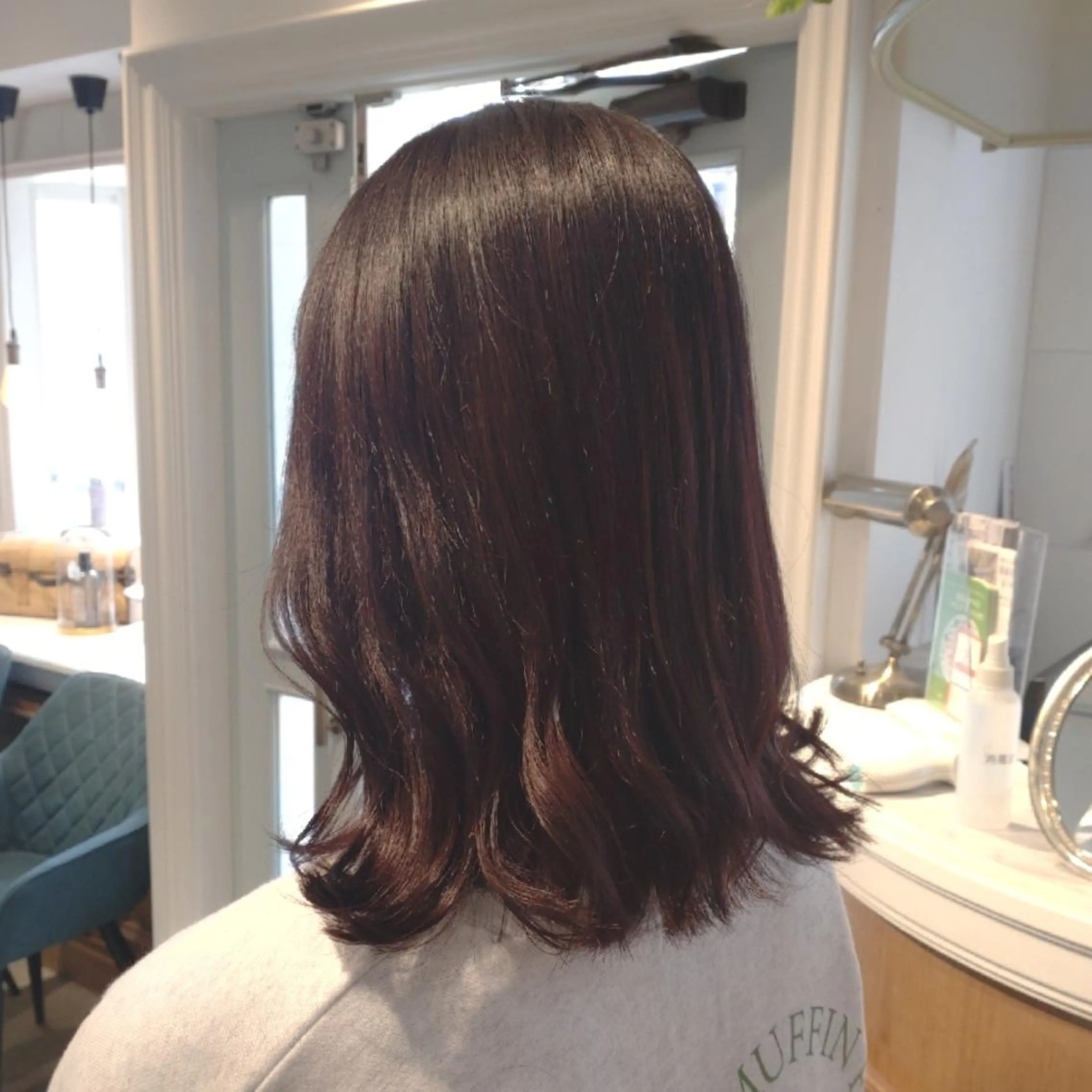ミディアム カット ヘアカラー トリートメント 縮毛矯正/レイヤー 💎やまもとちひろのヘアスタイル