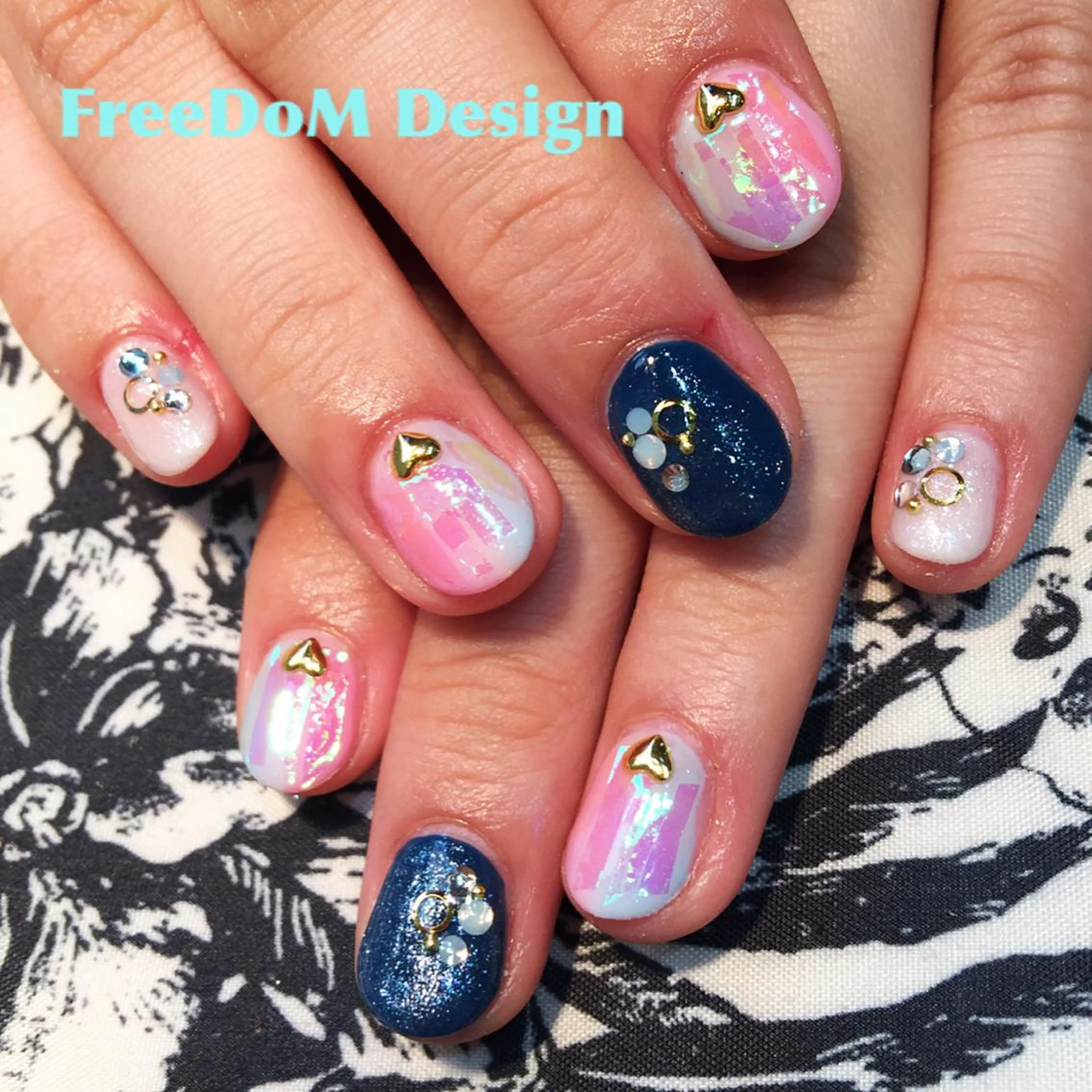 ネイル アートネイル ＦreeDoＭ   Design所属・W KUMIのネイルデザイン