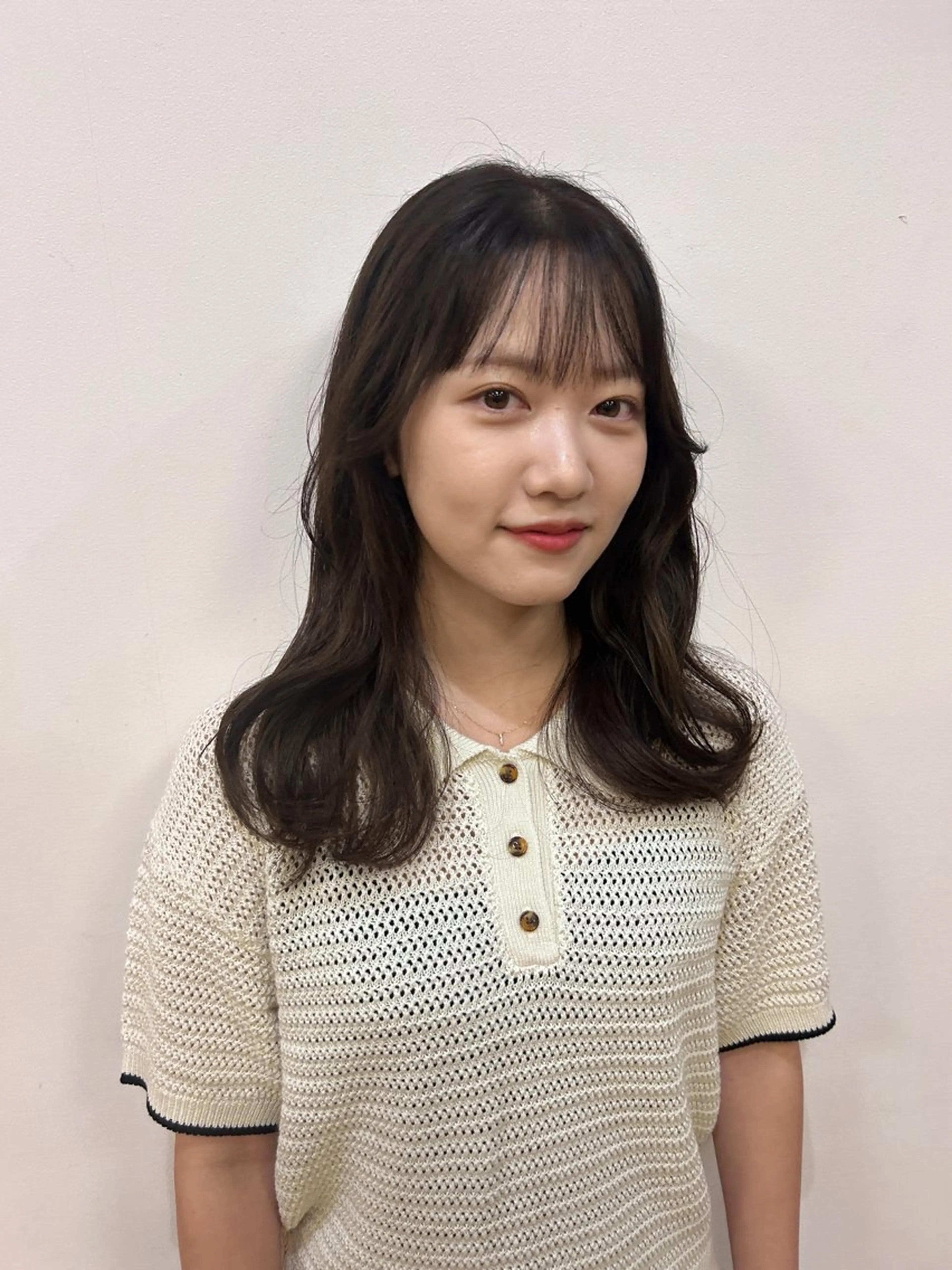 ミディアム 河口 友里のヘアスタイル