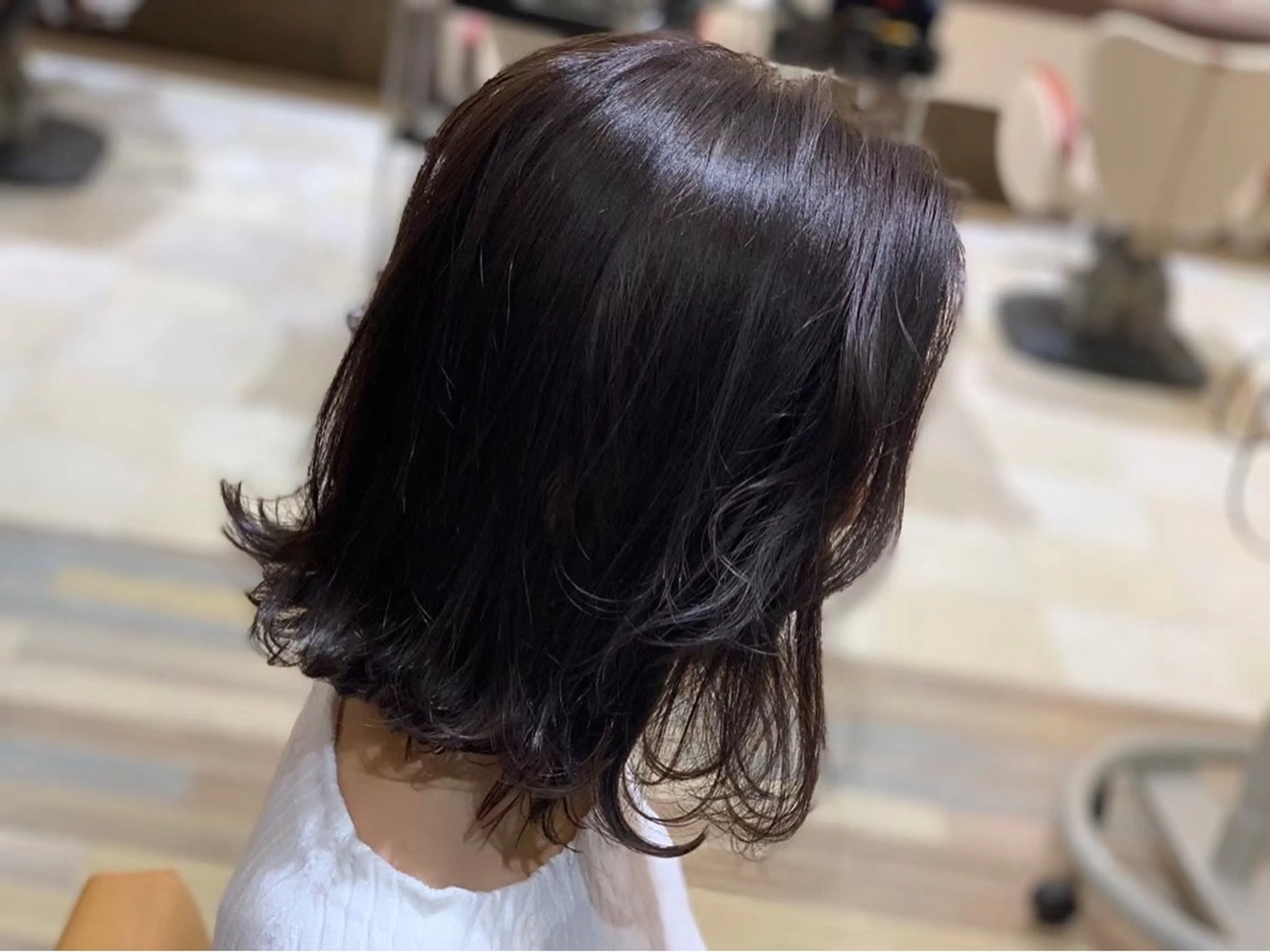 ミディアム 山田 七菜のヘアスタイル