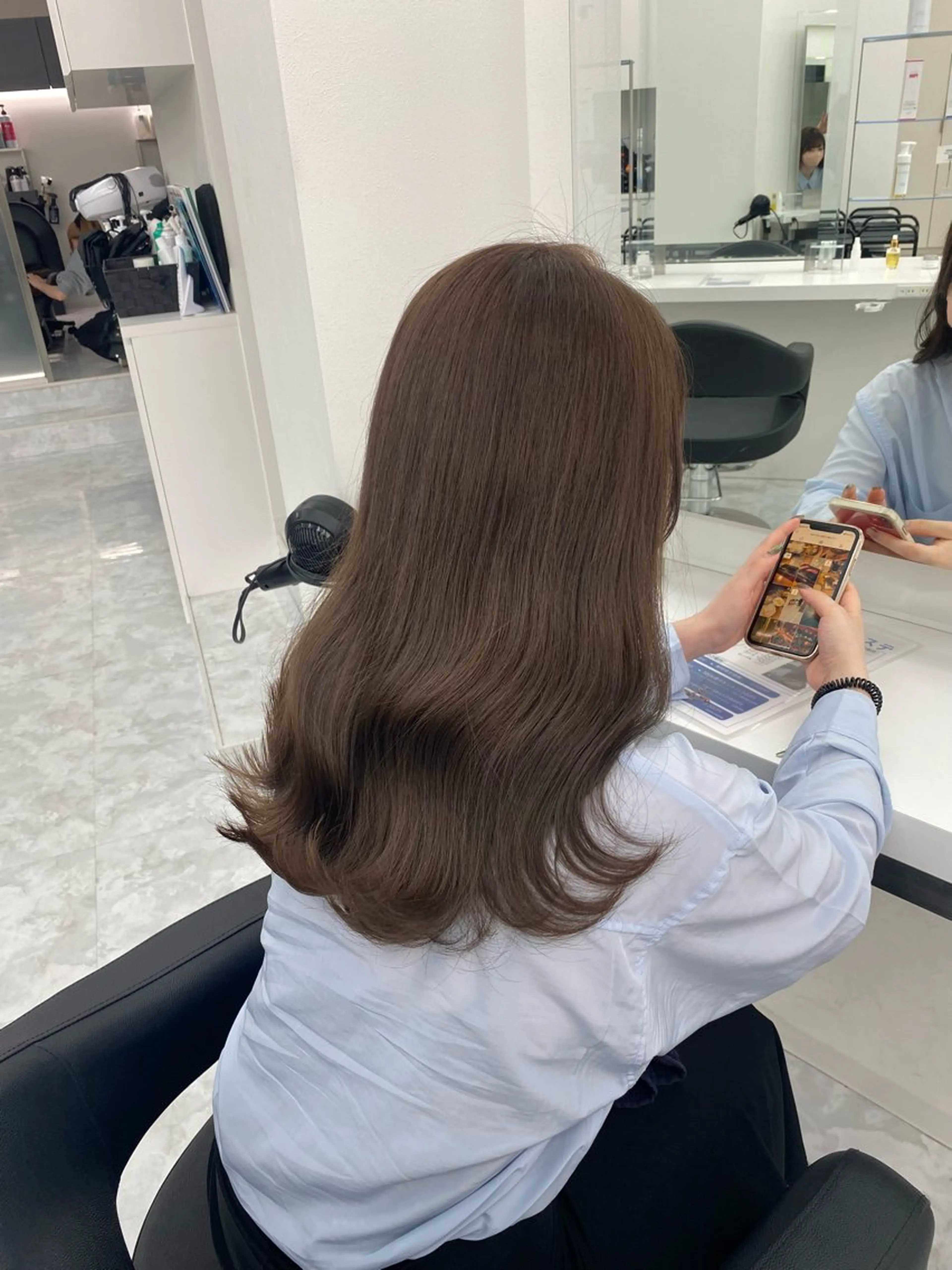 セミロング カラー ブラウンカラー ヘアカラー トリートメント tocca hair & treatment博多口店所属・【赤み消しカラー】 中野浩太のヘアスタイル