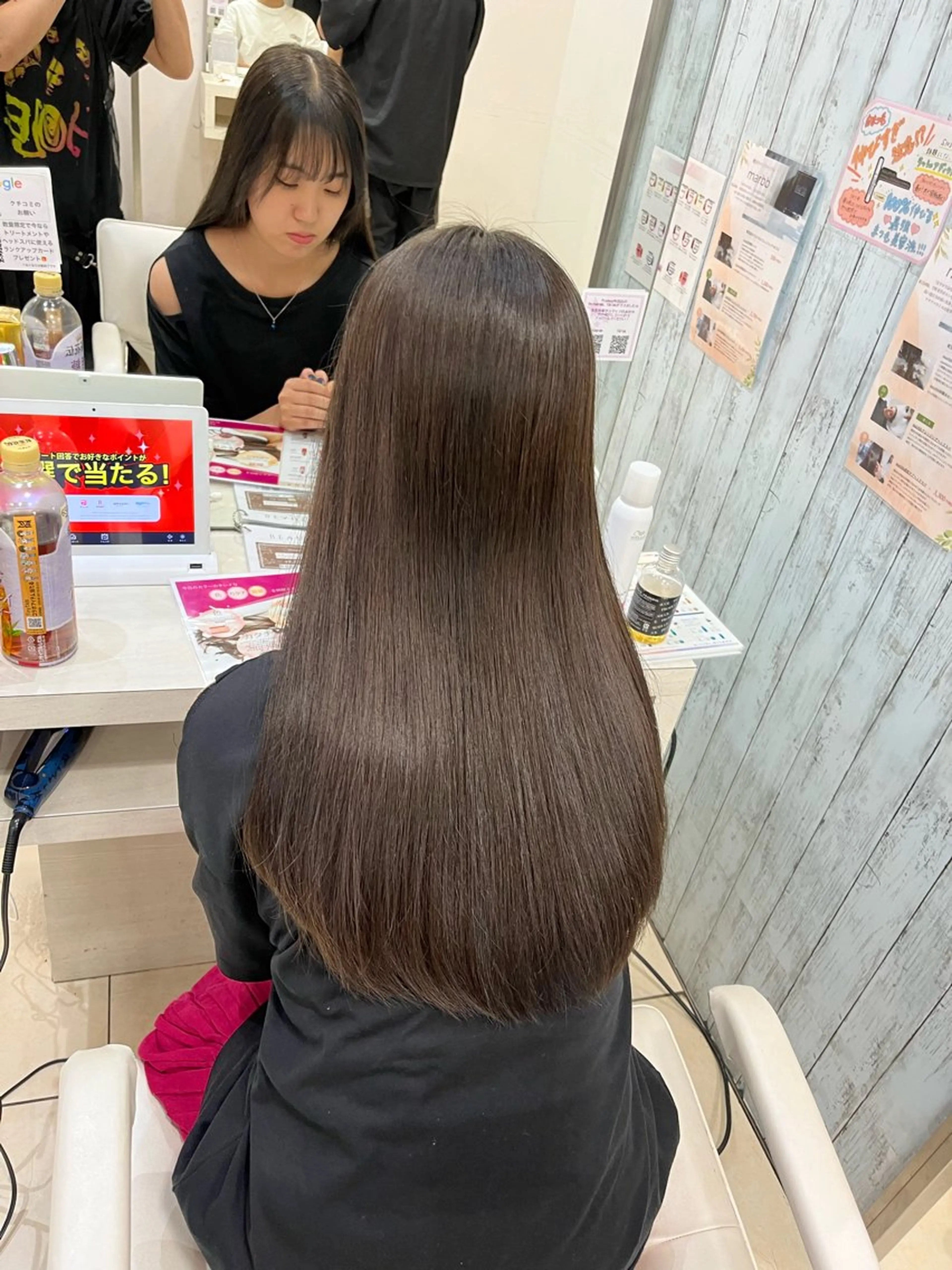 セミロング ヘアカラー トリートメント 【髪質改善カラー】 あむ·. ⟡ 🖤のヘアスタイル