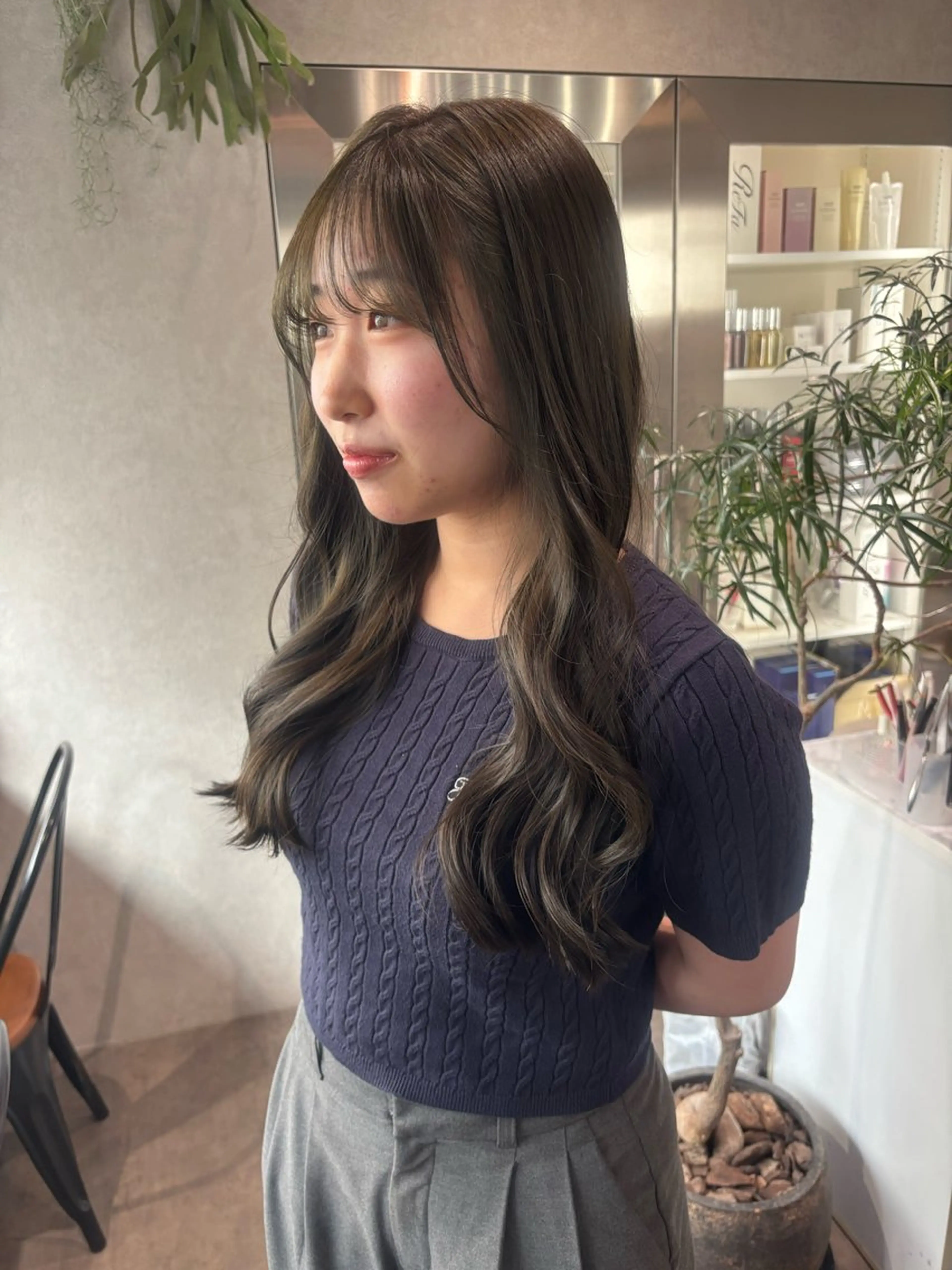 セミロング カラー ヘアアレンジ 切りっぱなしボブ ブリーチ ダブルカラー イヤリングカラー ハイライトカラー iona/ハイトーン /ネイルのネイルデザイン