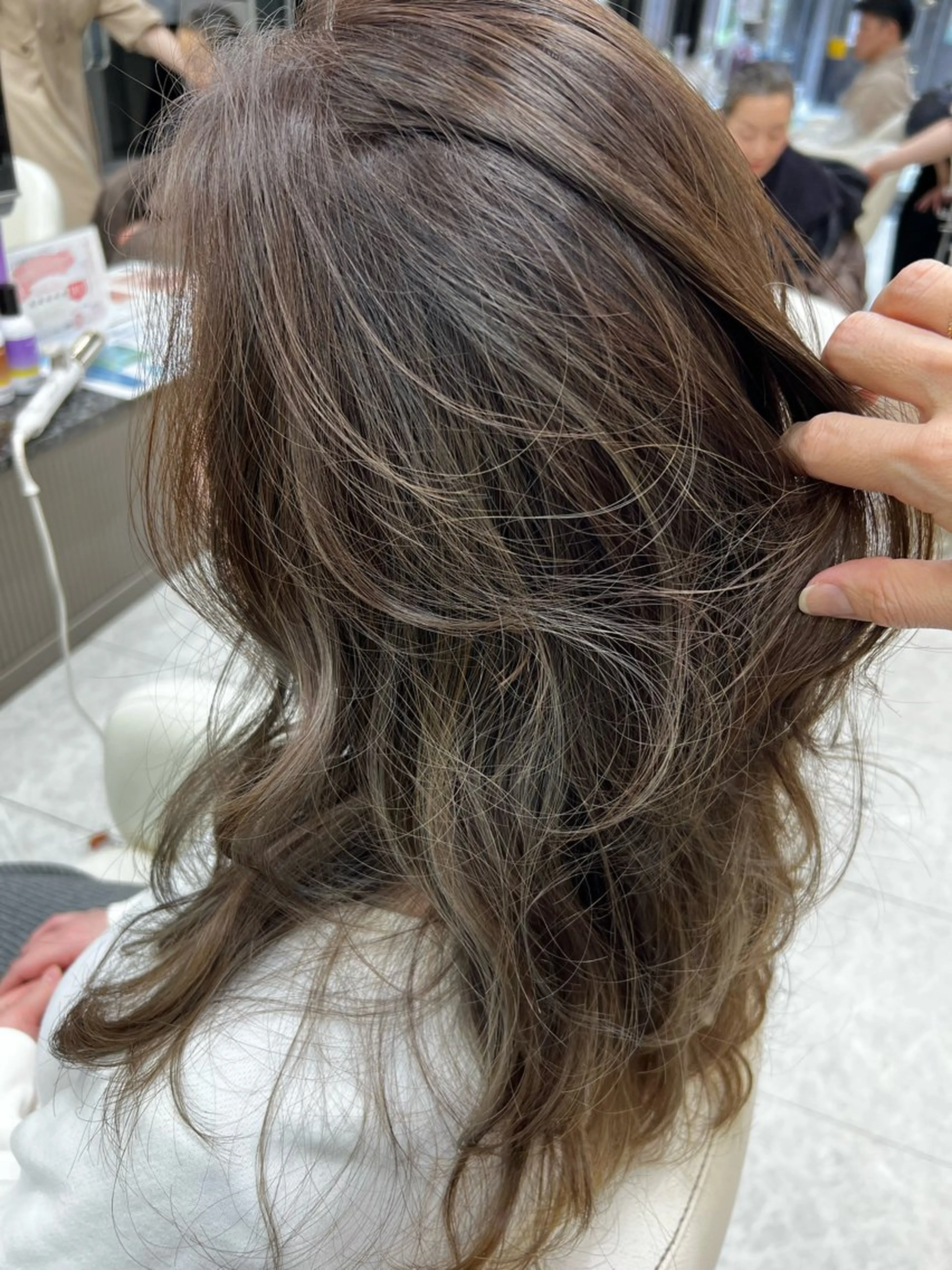 ロング カラー 黒髪 透明感カラー グラデーションカラー ハイライトカラー ハイライト 着付けアレンジ、スパ 定評あり◎タナカエミの眉毛・アイブロウイメージ