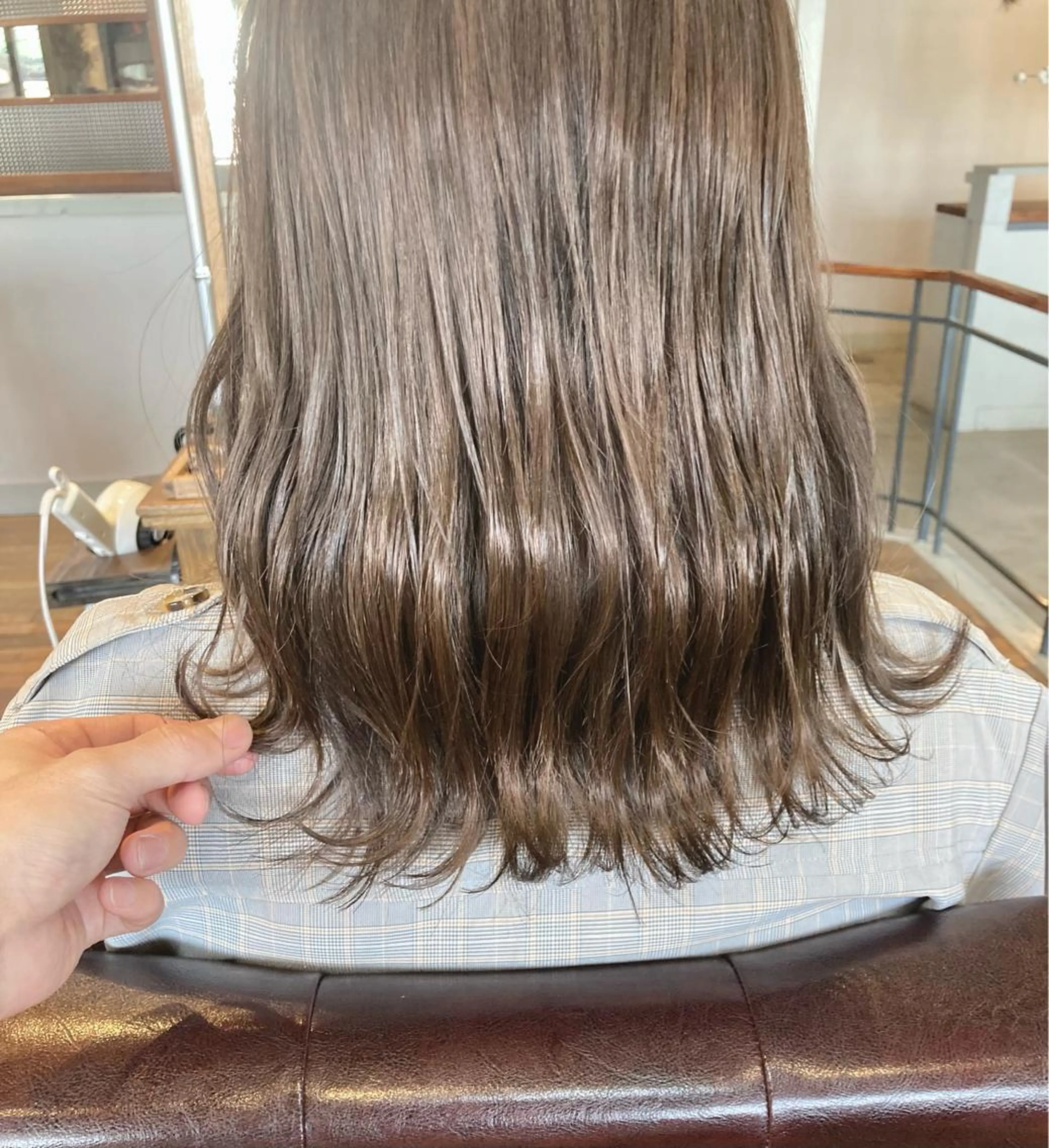 セミロング タカツド ユウキのヘアスタイル