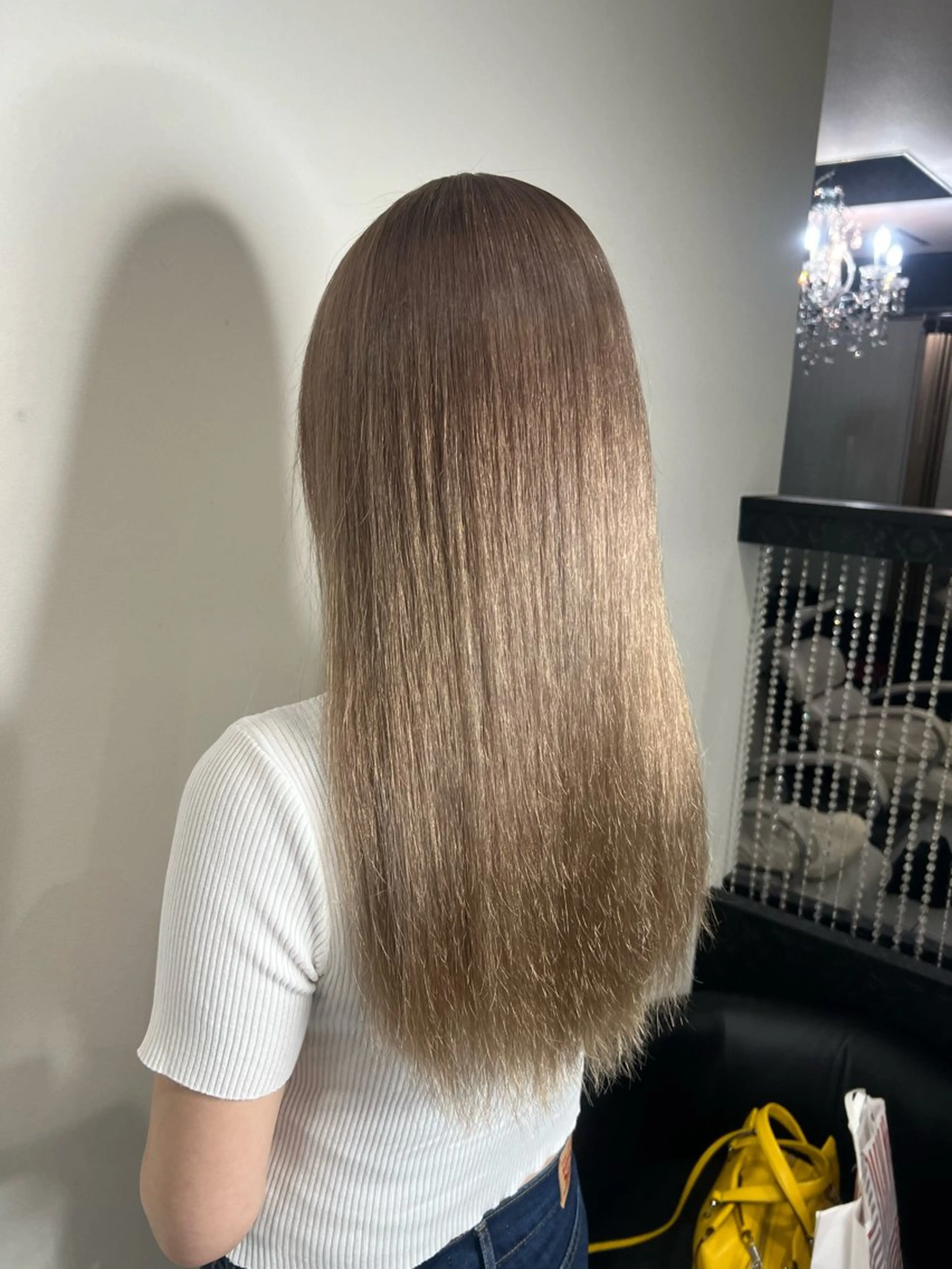 ロング カラー ベージュカラー ブリーチ ケアブリーチ ケアカラー ミルクティーベージュ ヘアカラー トリートメント YUDU🍊 germe/ジェルムのヘアスタイル