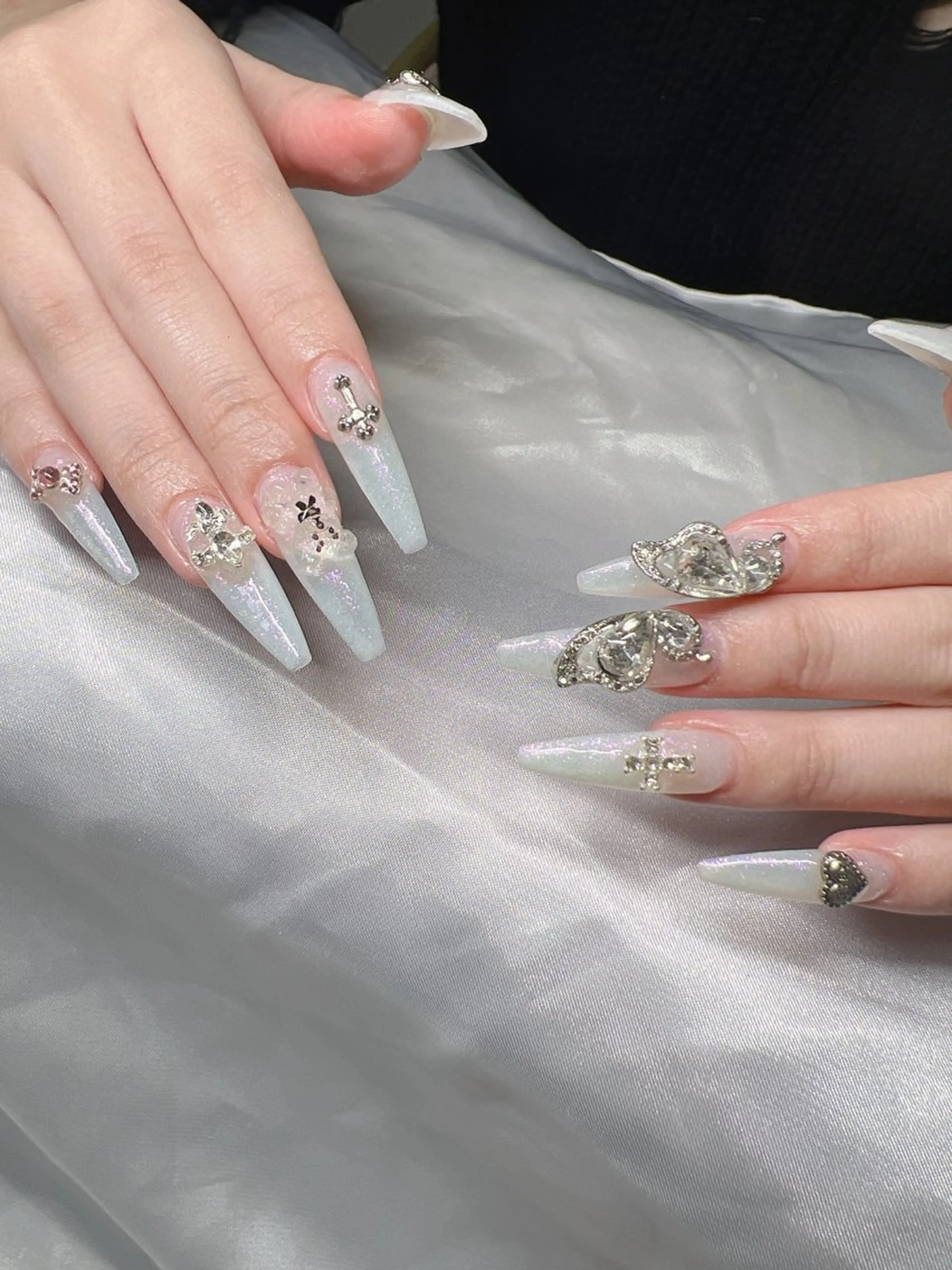 ネイル 長さ出し グラデーション 卒業式 キラキラネイル マグネットネイル Lee Nailsのネイルデザイン