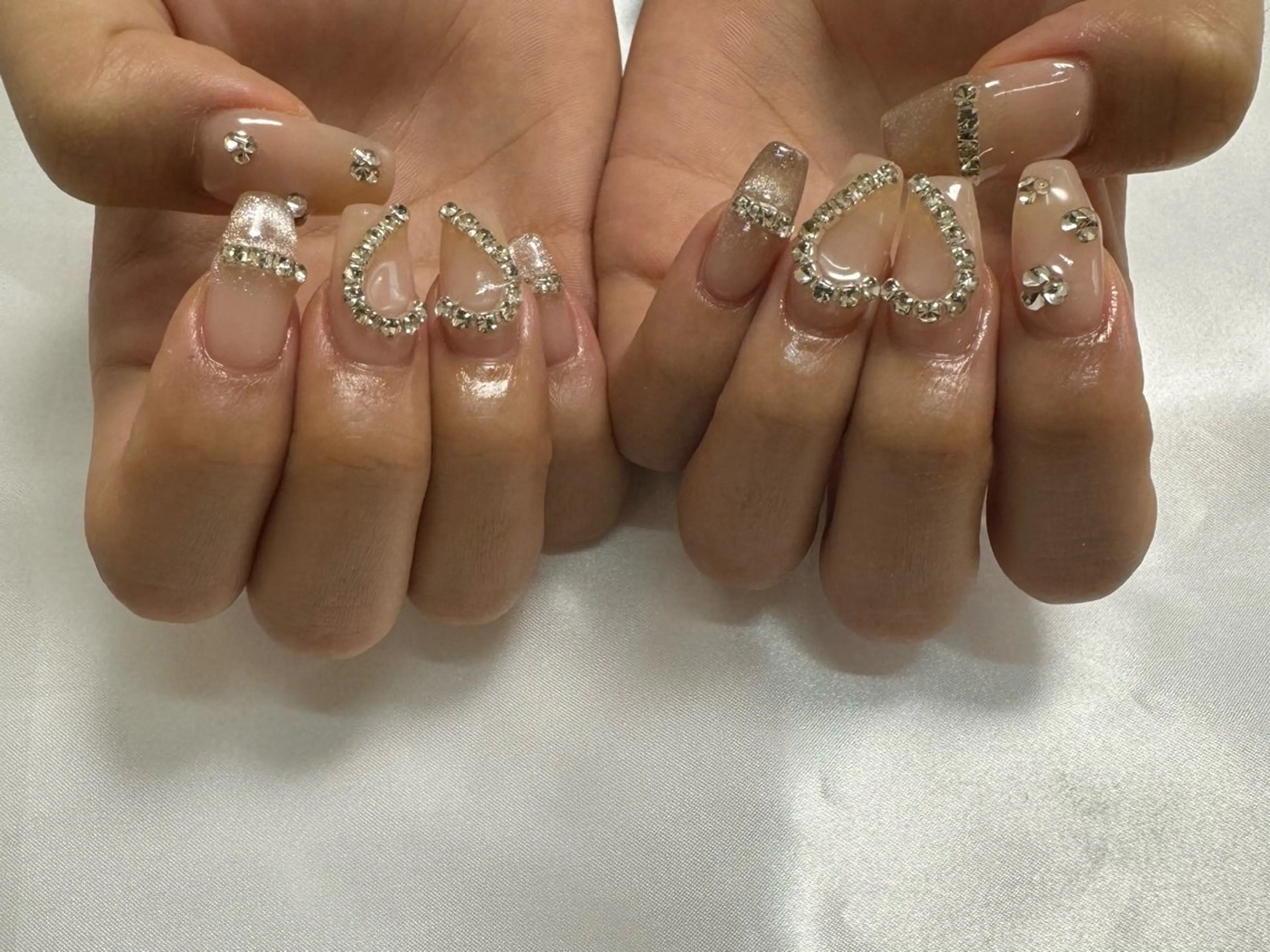ネイル ハート 韓国ネイル マグネットネイル ニュアンスネイル オフィスネイル ハンドネイル MH_ Nailのネイルデザイン
