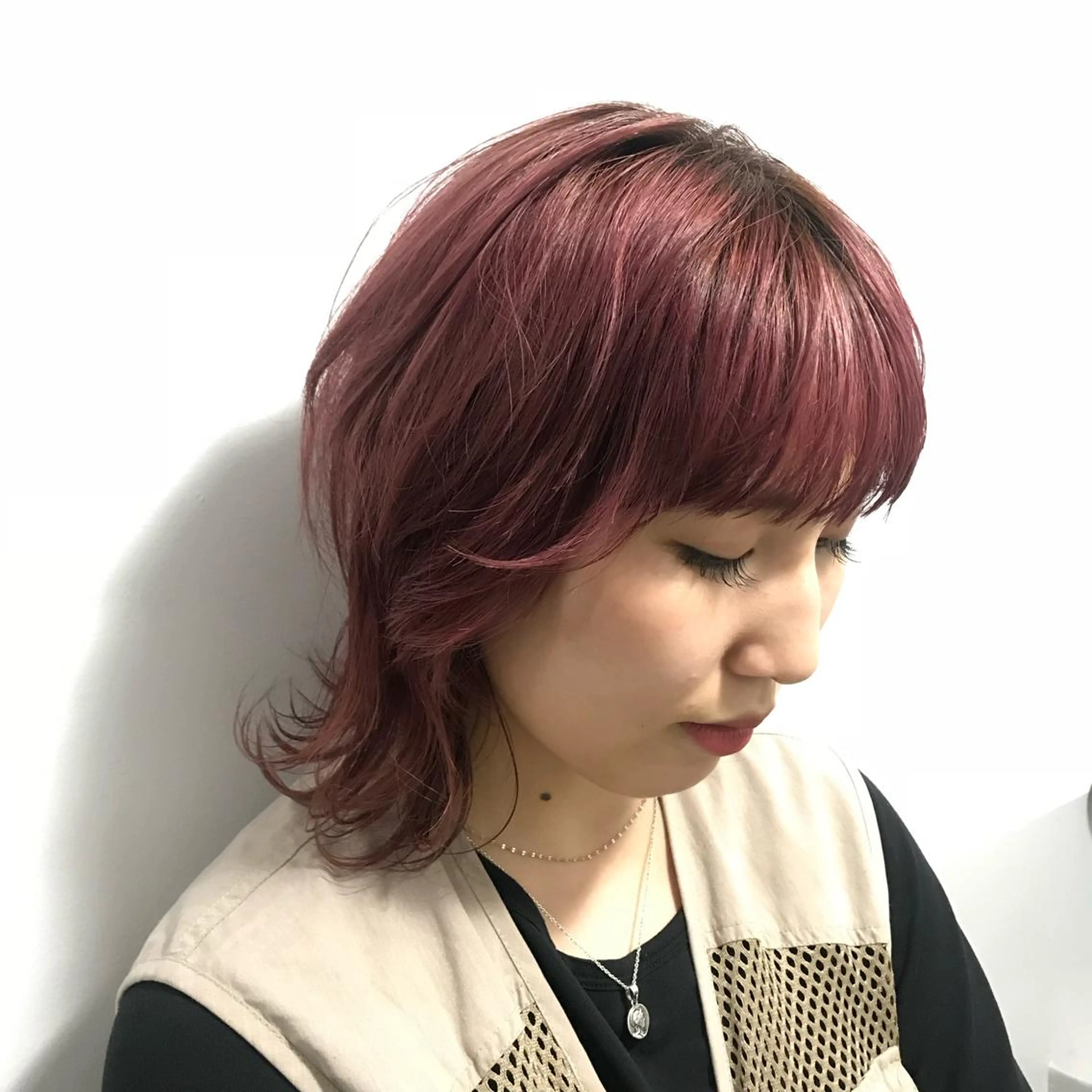 ミディアム カラー ブリーチ ピンクカラー Aust hair Stella新宿所属・Yuki☺︎パーマ レイヤーカットウルフのヘアスタイル