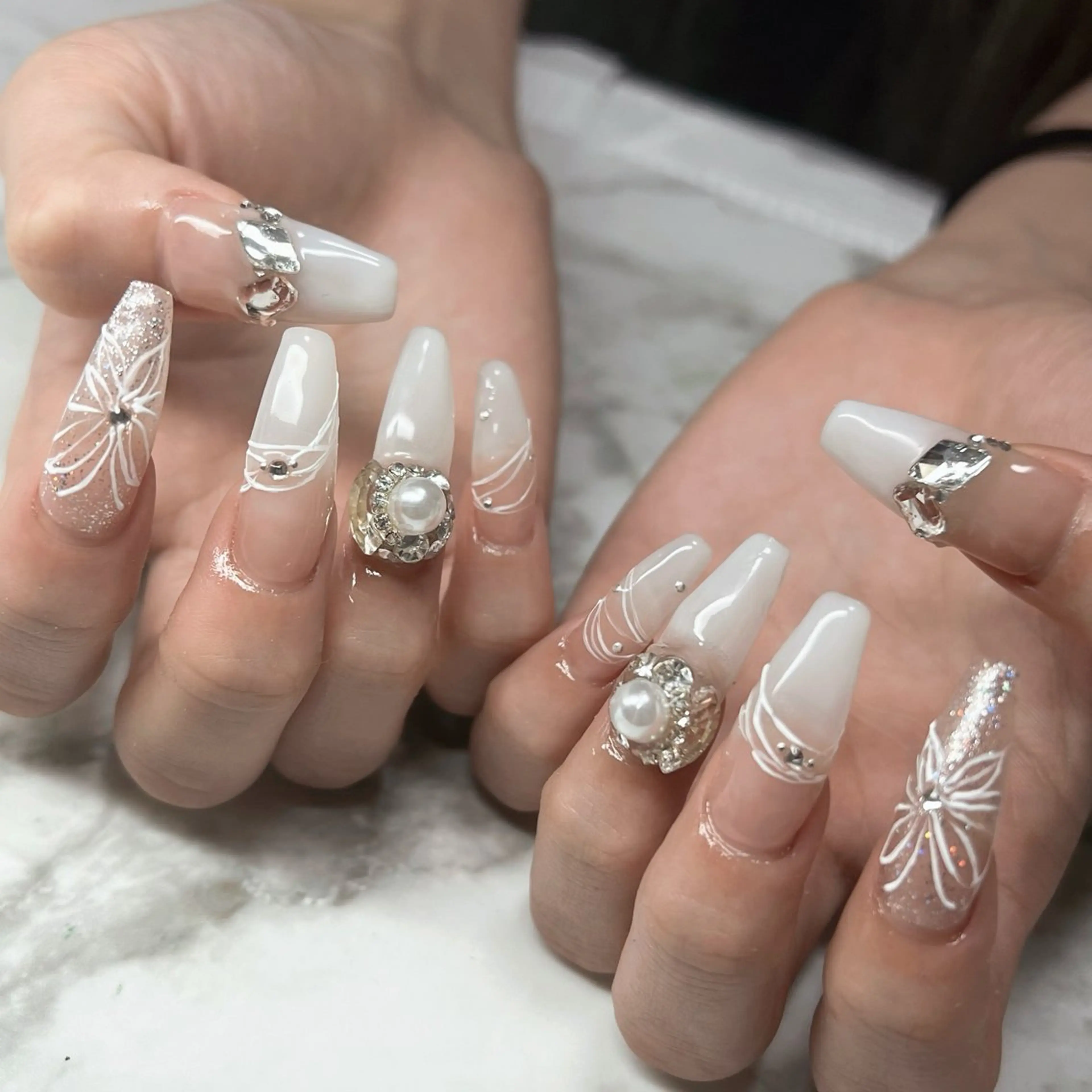 ネイル ハンドネイル Dia Nail AKIのネイルデザイン