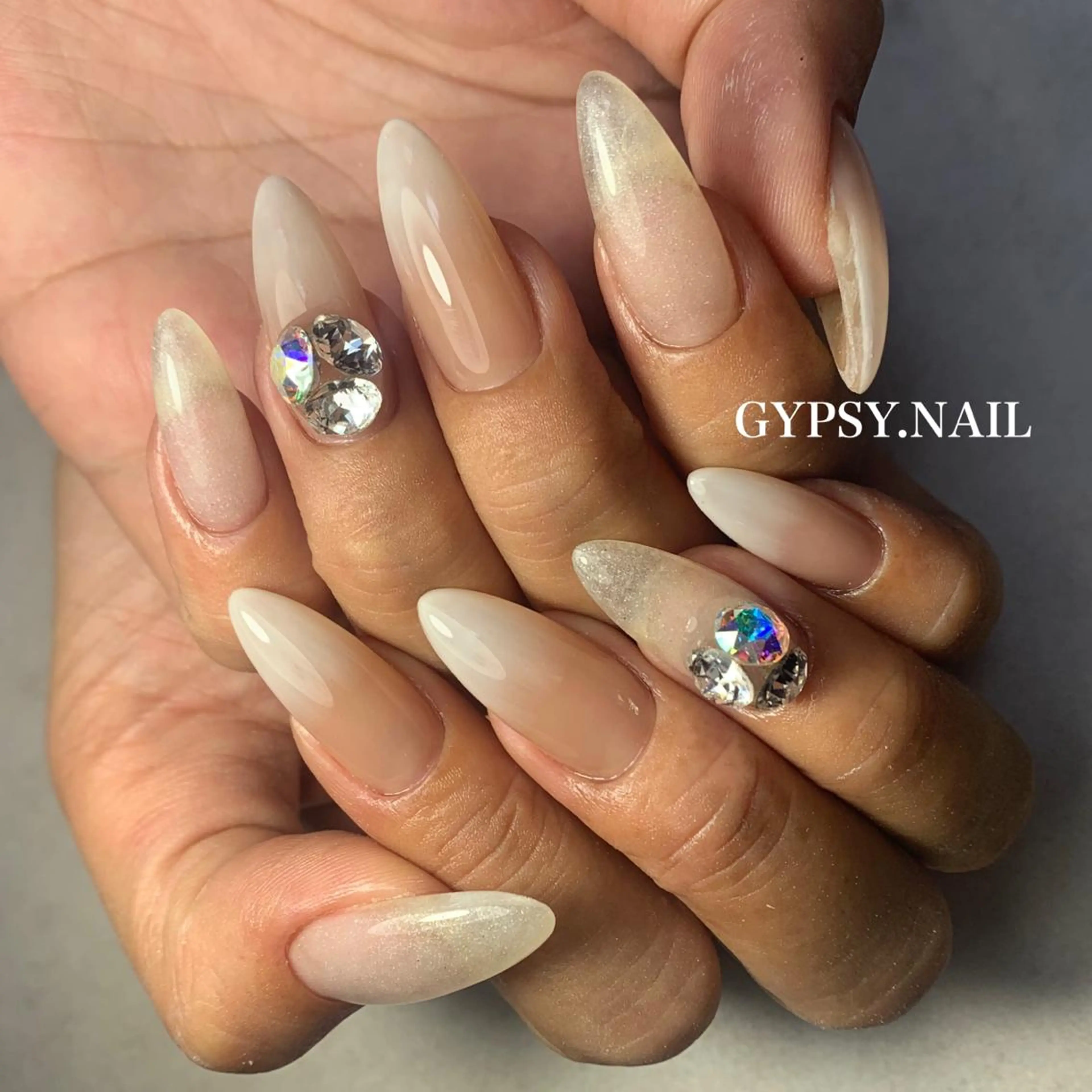 ネイル GYPSY.NAIL所属・GYPSY.NAIL akariのネイルデザイン