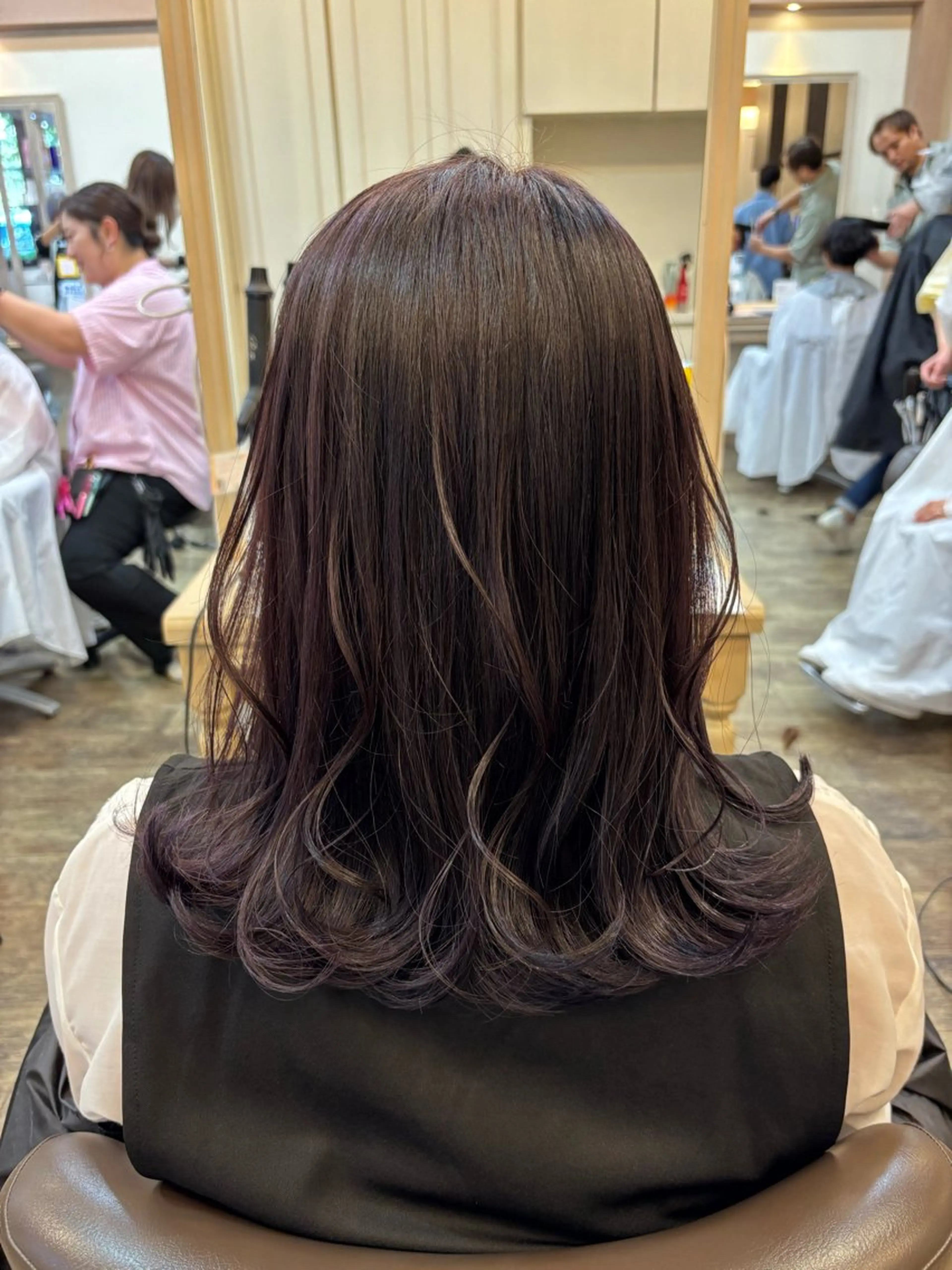 ミディアム 長嶋 花梨のヘアスタイル
