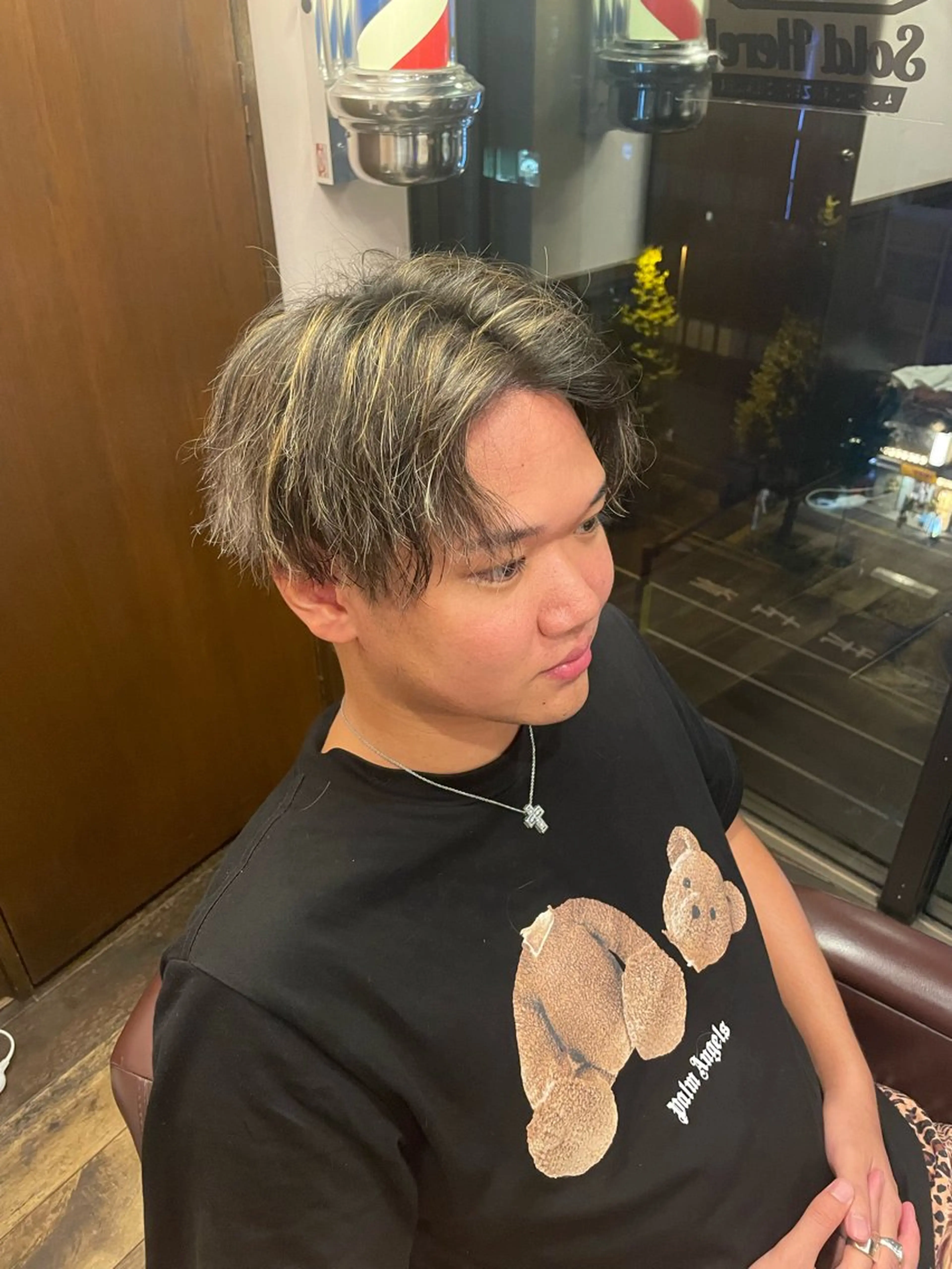 セミロング カラー パーマ メンズ センターパート メンズメッシュ メッシュ BARBER Re所属・副島 拓音のヘアスタイル