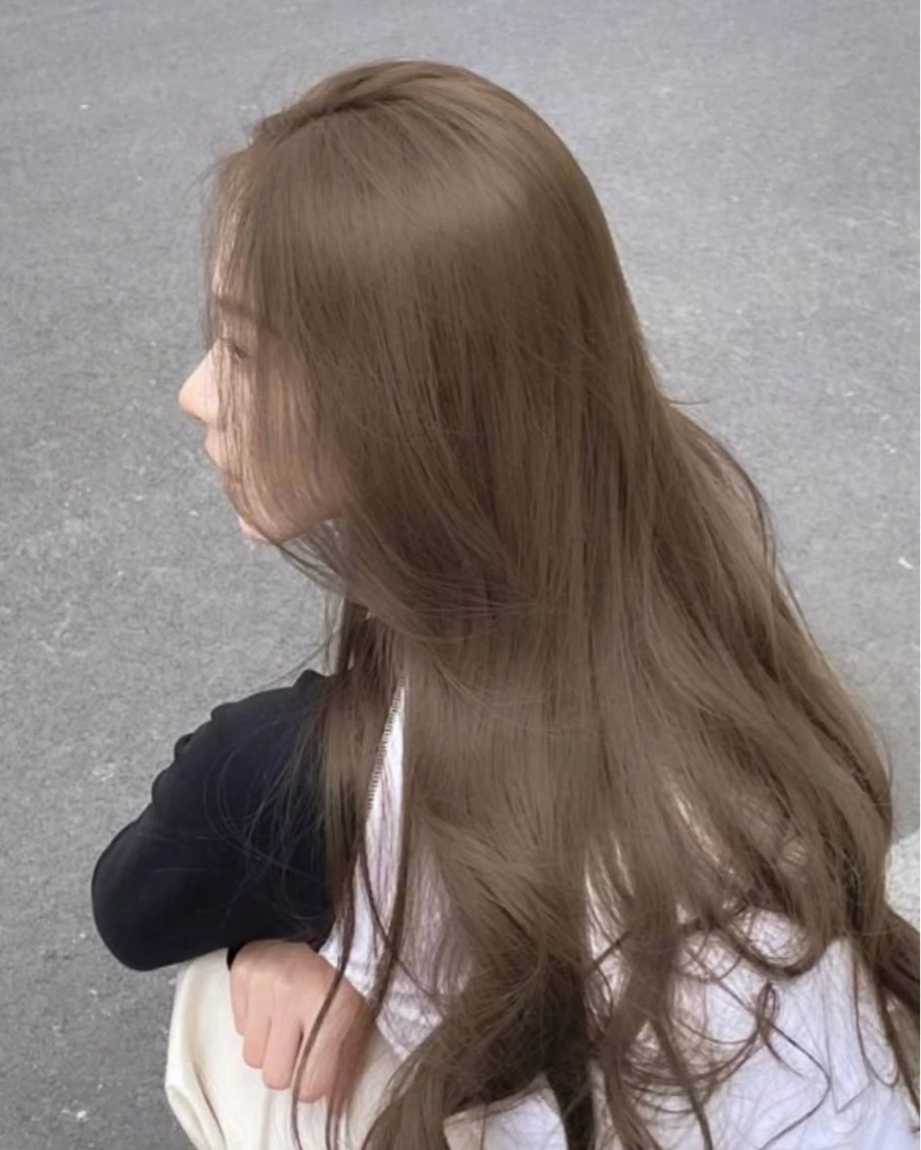 ロング カラー ブリーチ ヘアカラー トリートメント ヘアセット 透け感ベージュ🤍 ハイトーンカラーのヘアスタイル