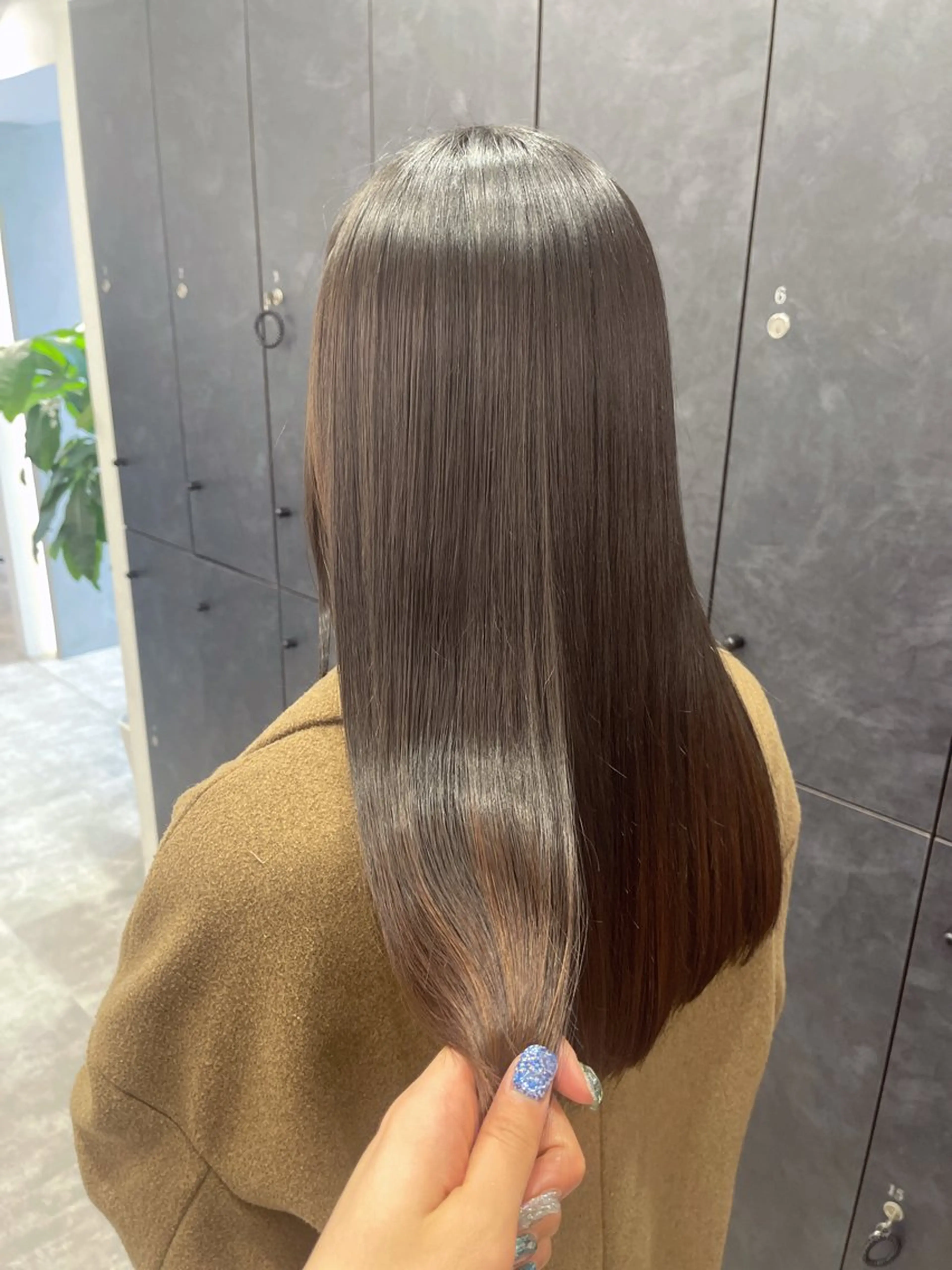 ロング TENSHO 原宿　ハイトーンのヘアスタイル