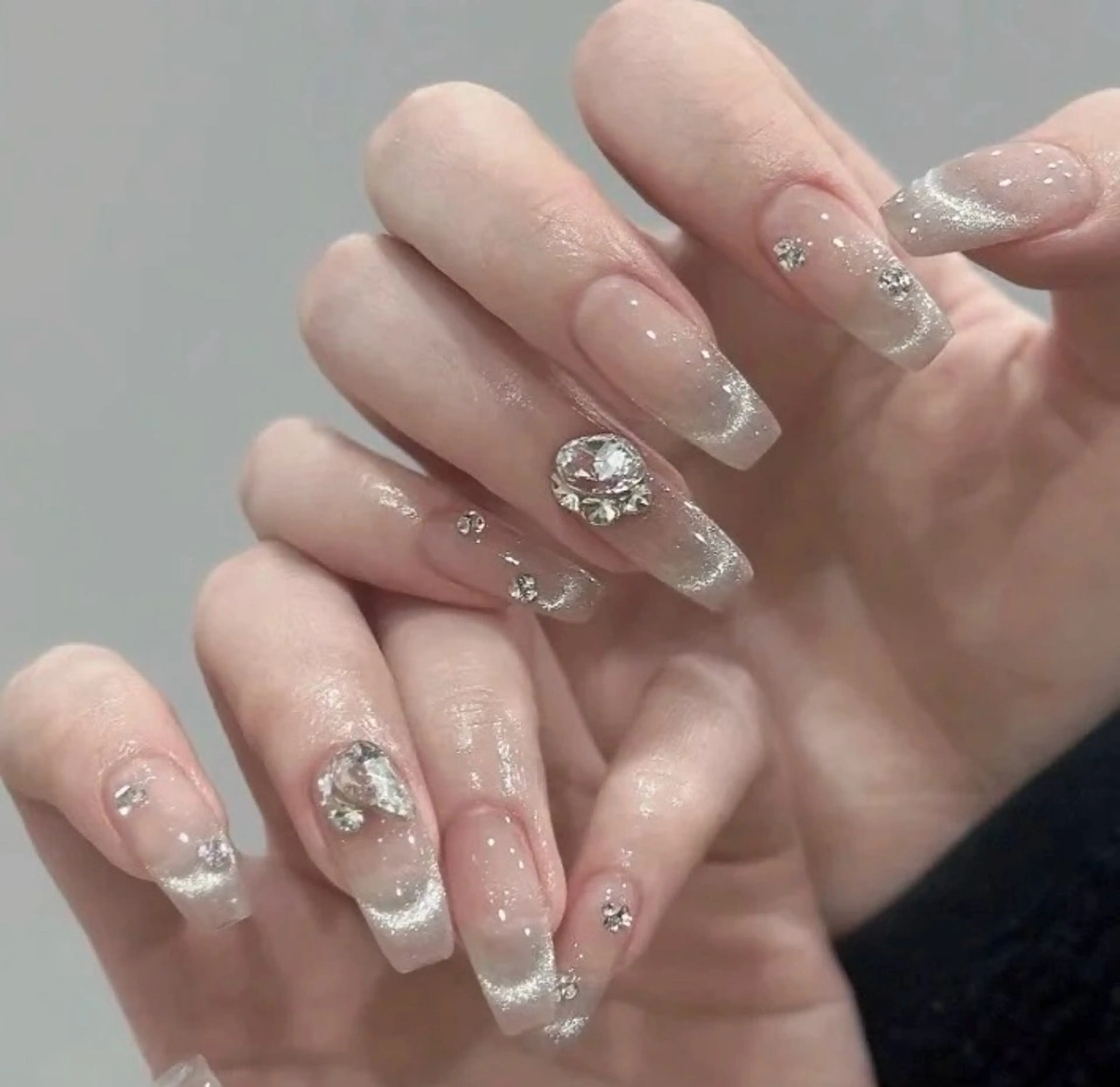 【チップ長さだし】マクネードフレンチ➕ストーンつけ放題（ベースカラー付き）の写真