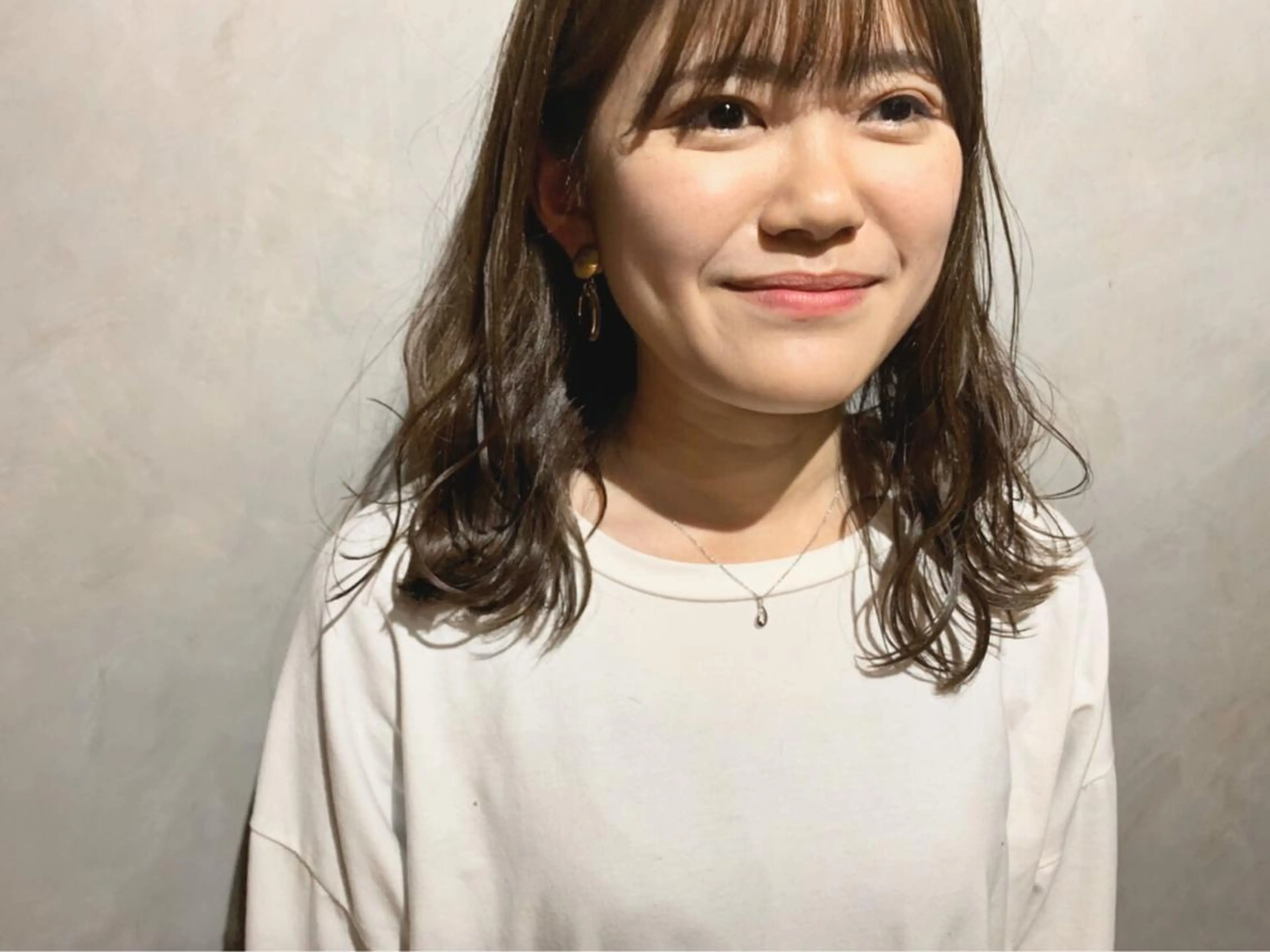 ミディアム カラー 中司 莉菜のヘアスタイル