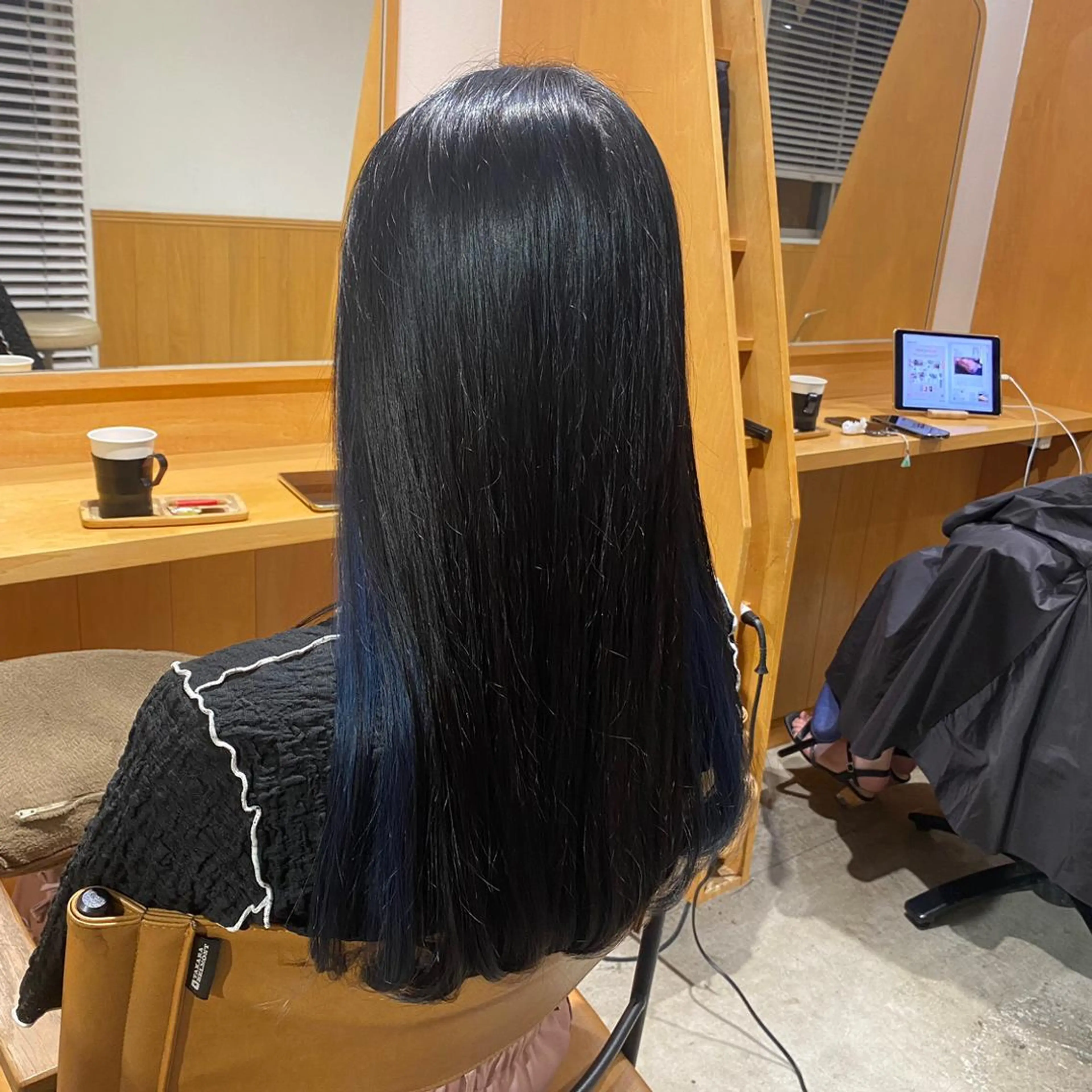 ミディアム [Amphi Tokyo]宮原のヘアスタイル