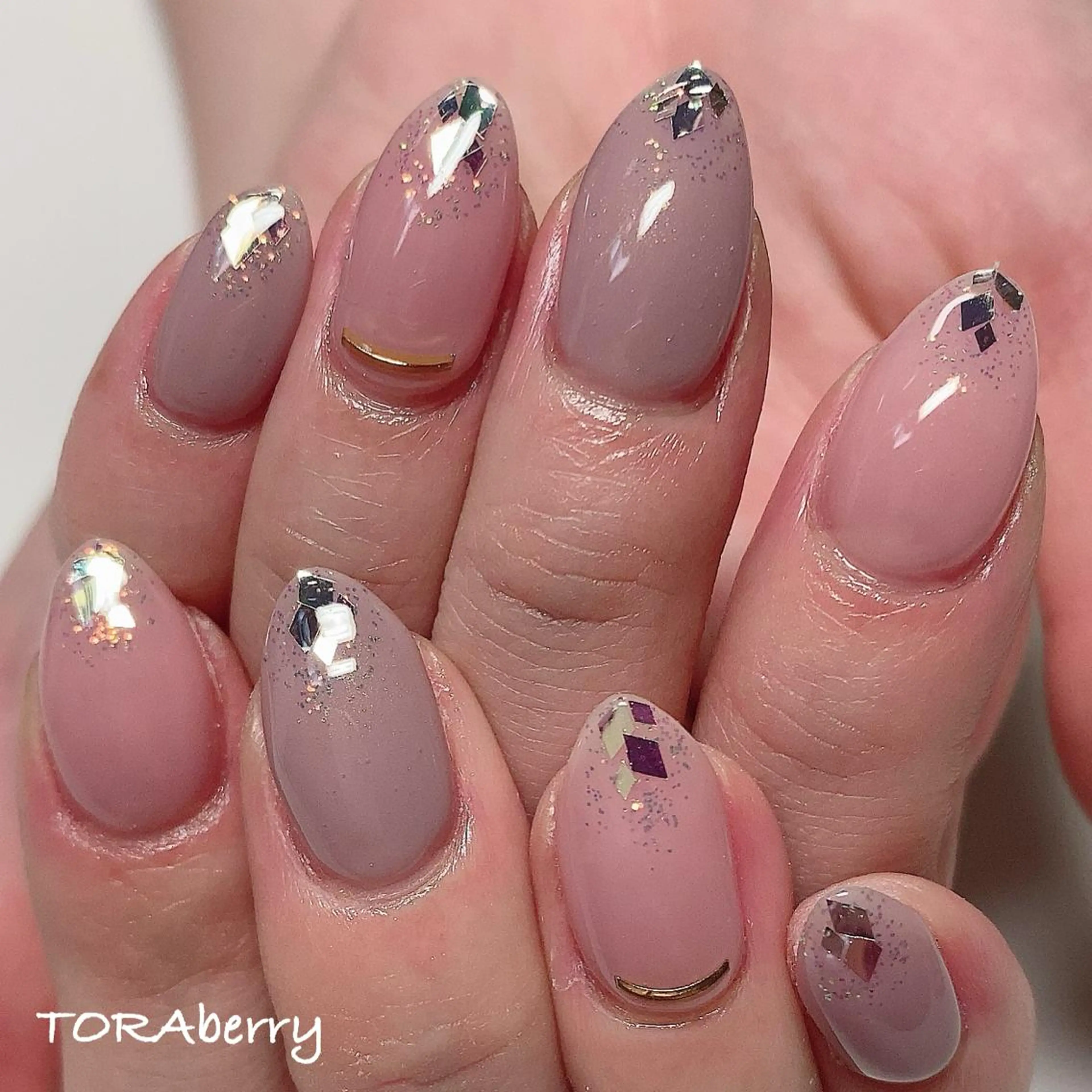 ネイル ホログラムネイル ハンドネイル ネイリスト なつみのネイルデザイン