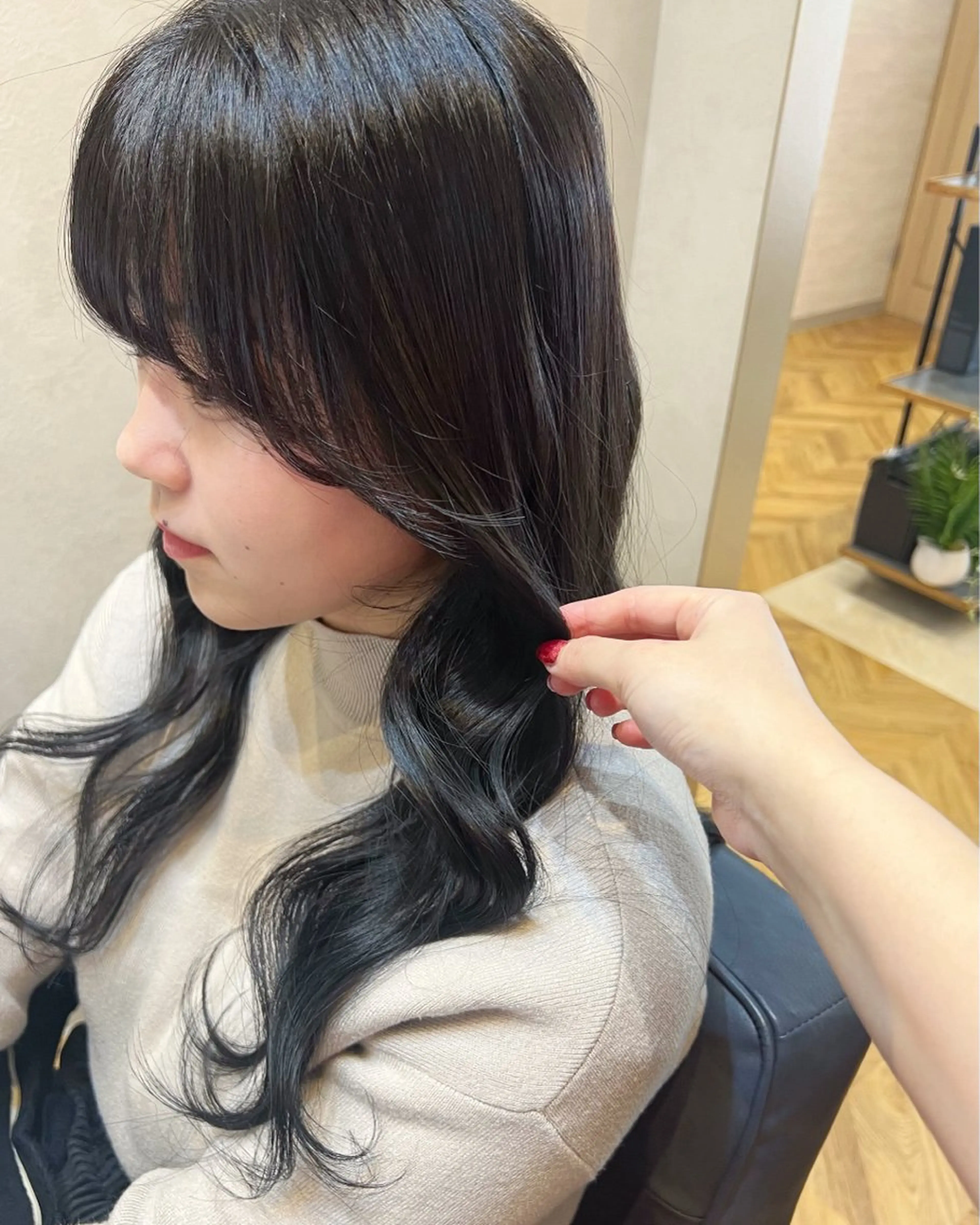 ロング カット ヘアカラー 濱野 梨奈のヘアスタイル