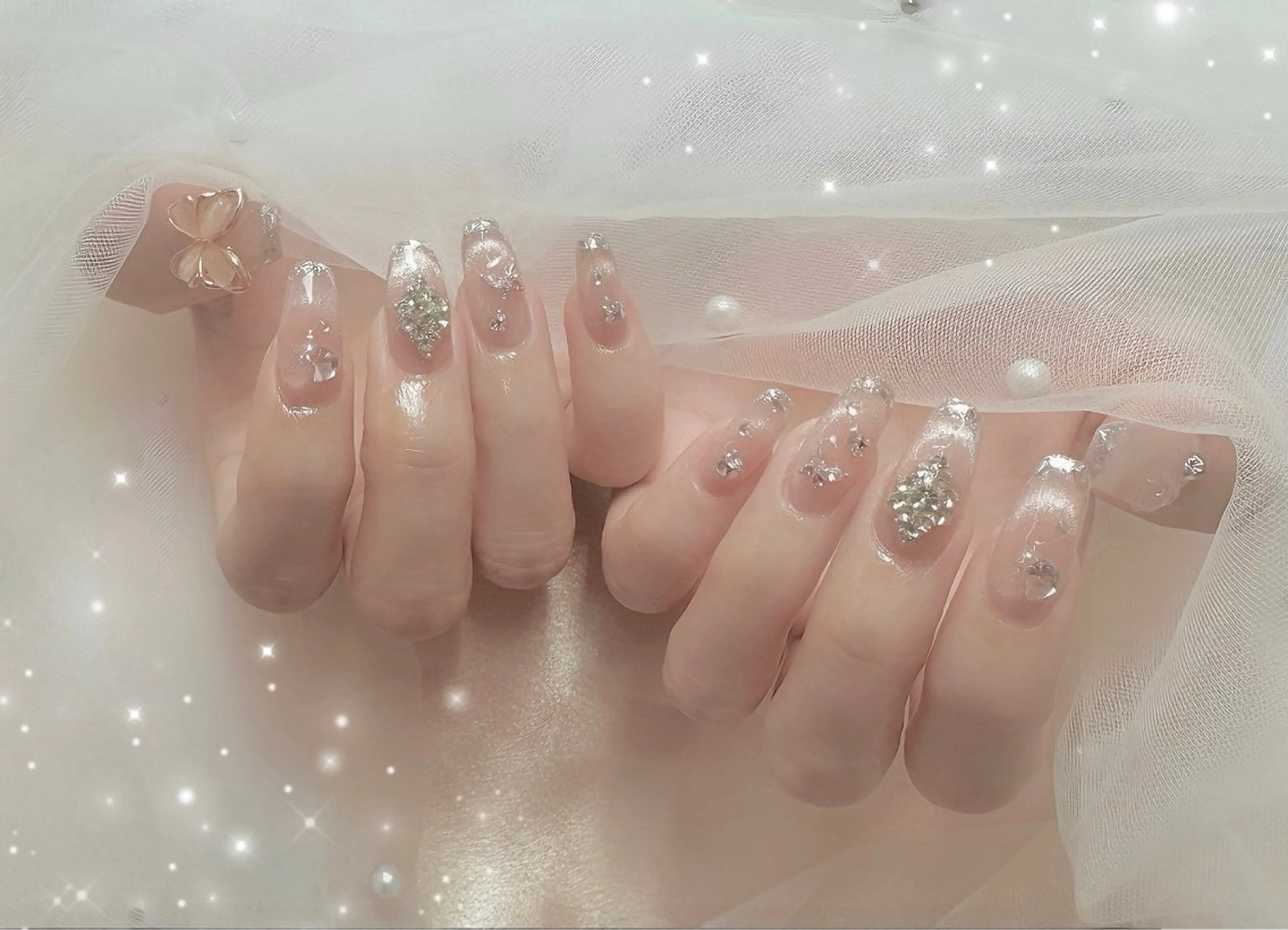 ネイル フレンチネイル ガラスフレンチ 持ち込み Pawtique SAYAKAのネイルデザイン