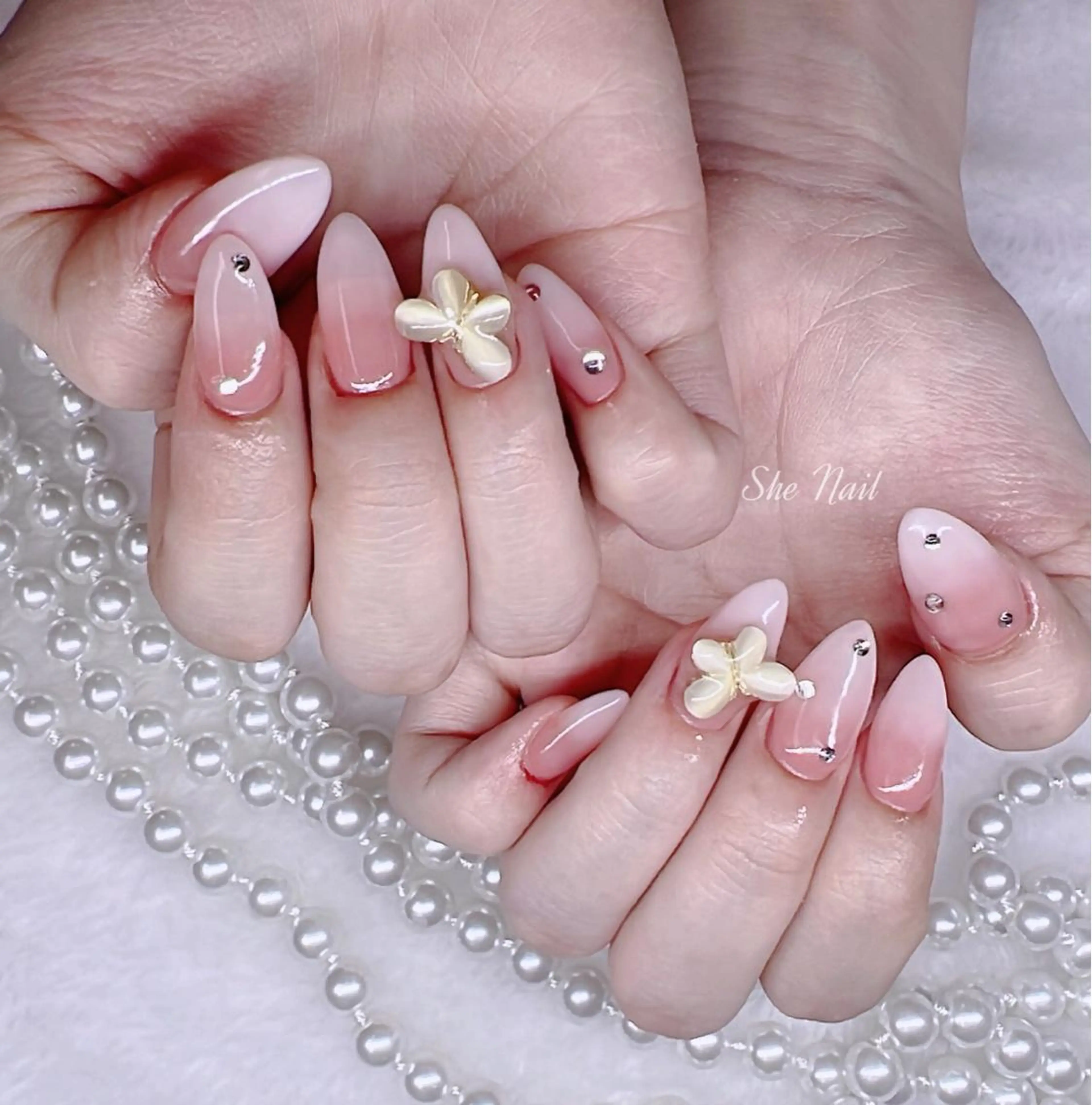 ネイル チークネイル 長さ出し グラデーション マグネットネイル 持ち込み ハンドネイル She   Nail所属・ISA_ BELLAのネイルデザイン