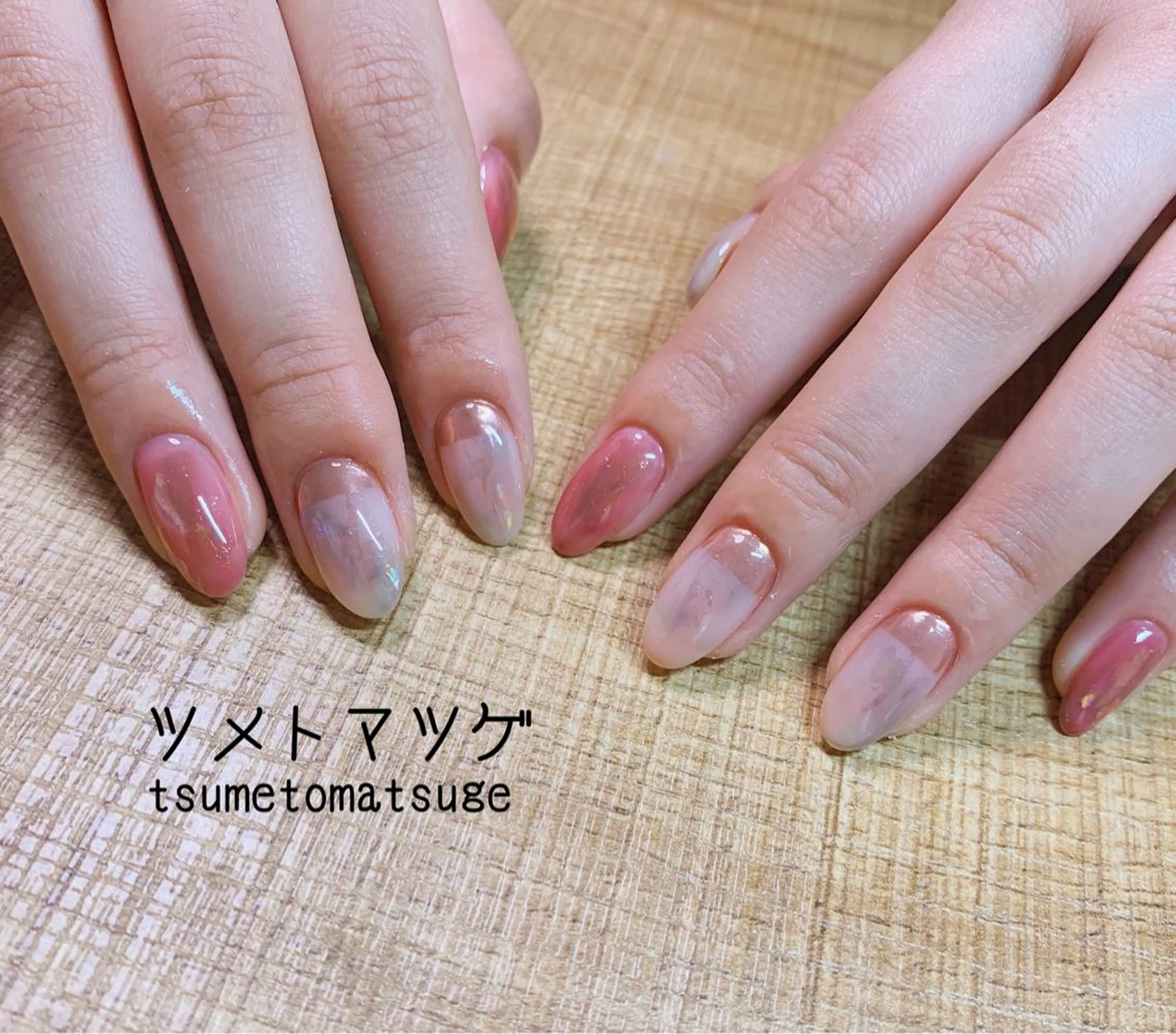 ミディアム ネイル アートネイル ハンドネイル ツメトマツゲ .のネイルデザイン