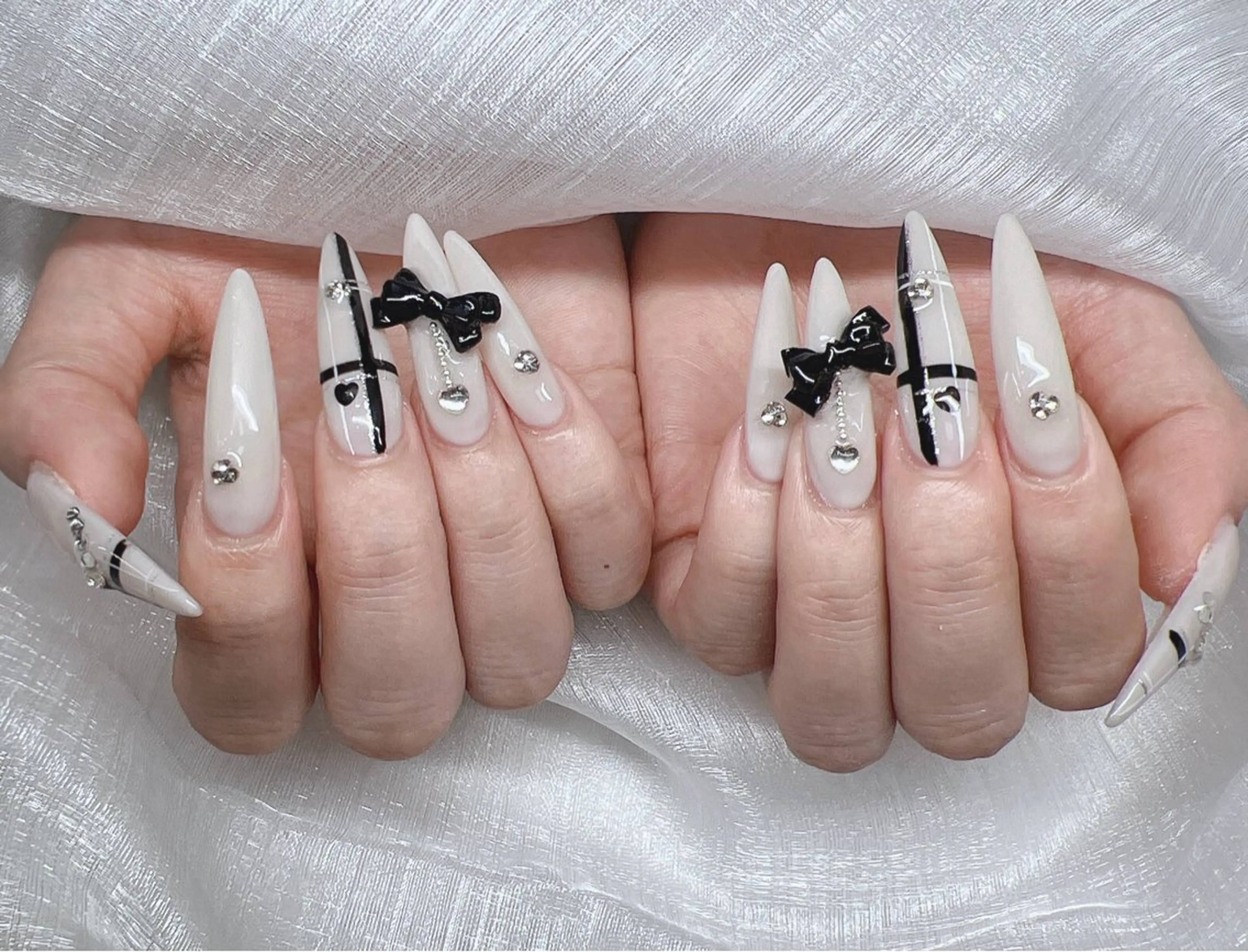 ネイル 長さ出し グラデーション キラキラネイル マグネットネイル ニュアンスネイル ハンドネイル Lee Nails チップ長さだし専門店のネイルデザイン