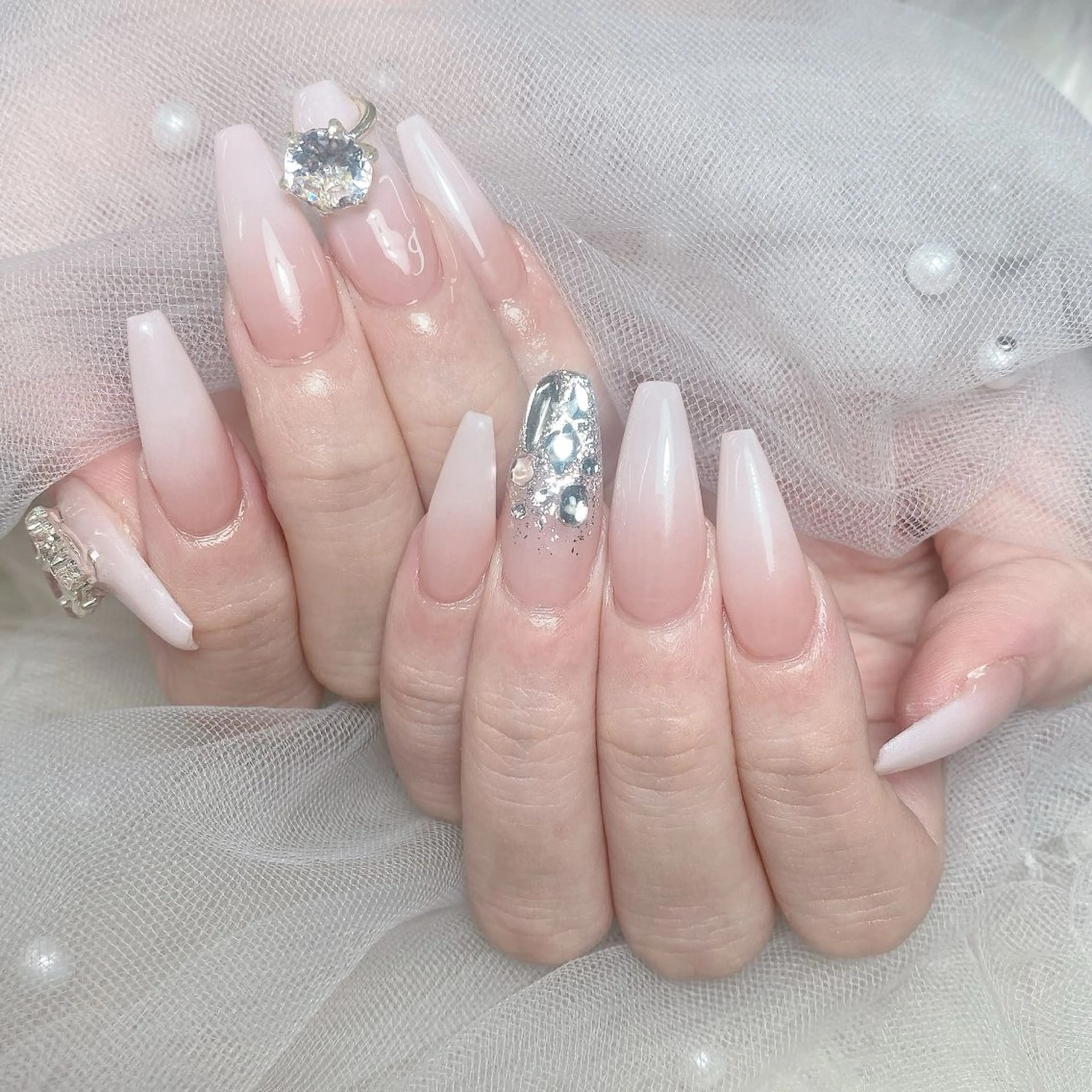 ネイル 長さ出し フレンチネイル ジェルネイル ガラスフレンチ 韓国ネイル ハンドネイル ハンドケア For U nail スカルプ専門店のネイルデザイン