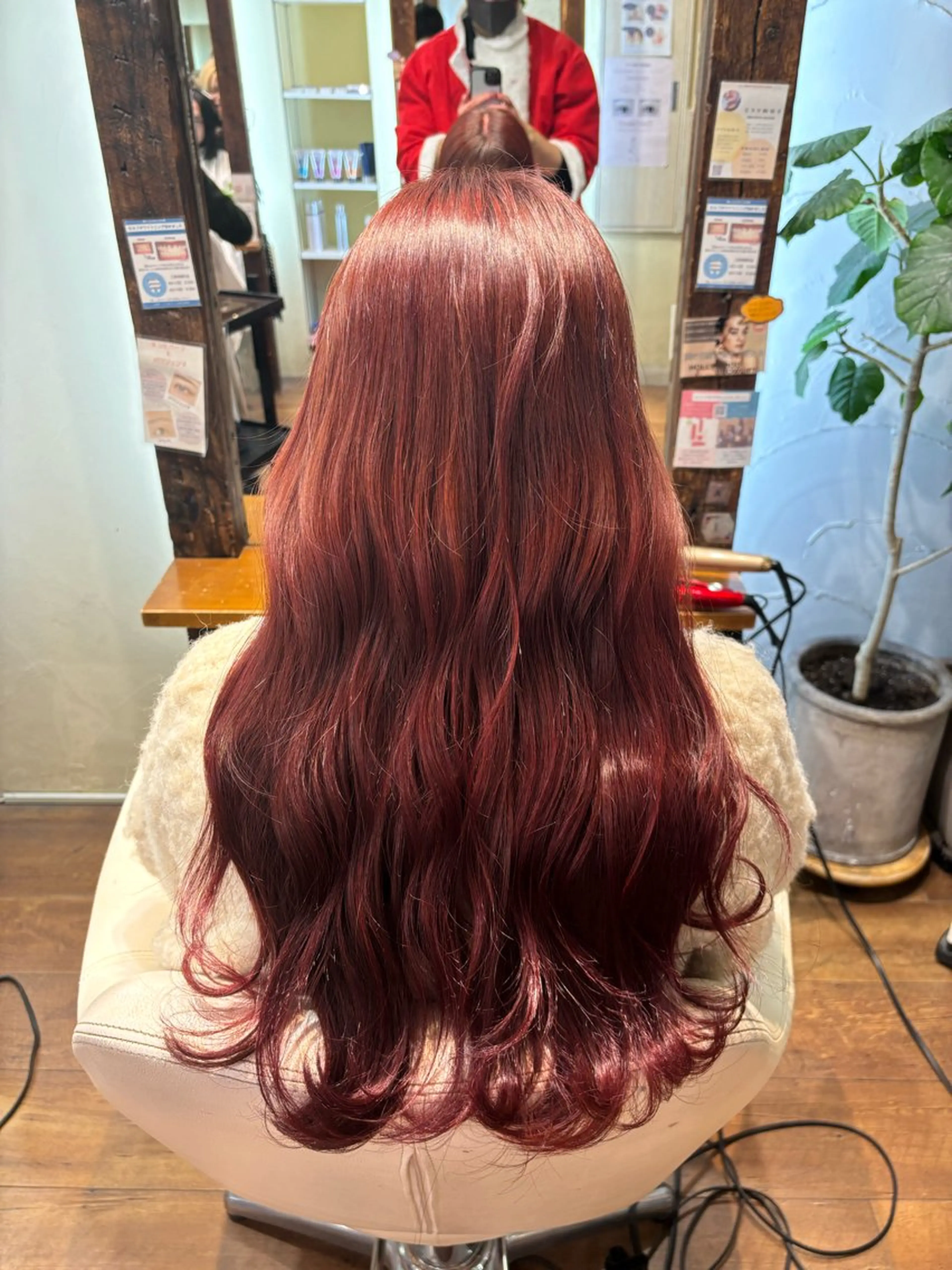 ロング カラー ヘアカラー トリートメント ヘッドスパ ブリーチ予約率90% 以上✨森山陽向のヘアスタイル
