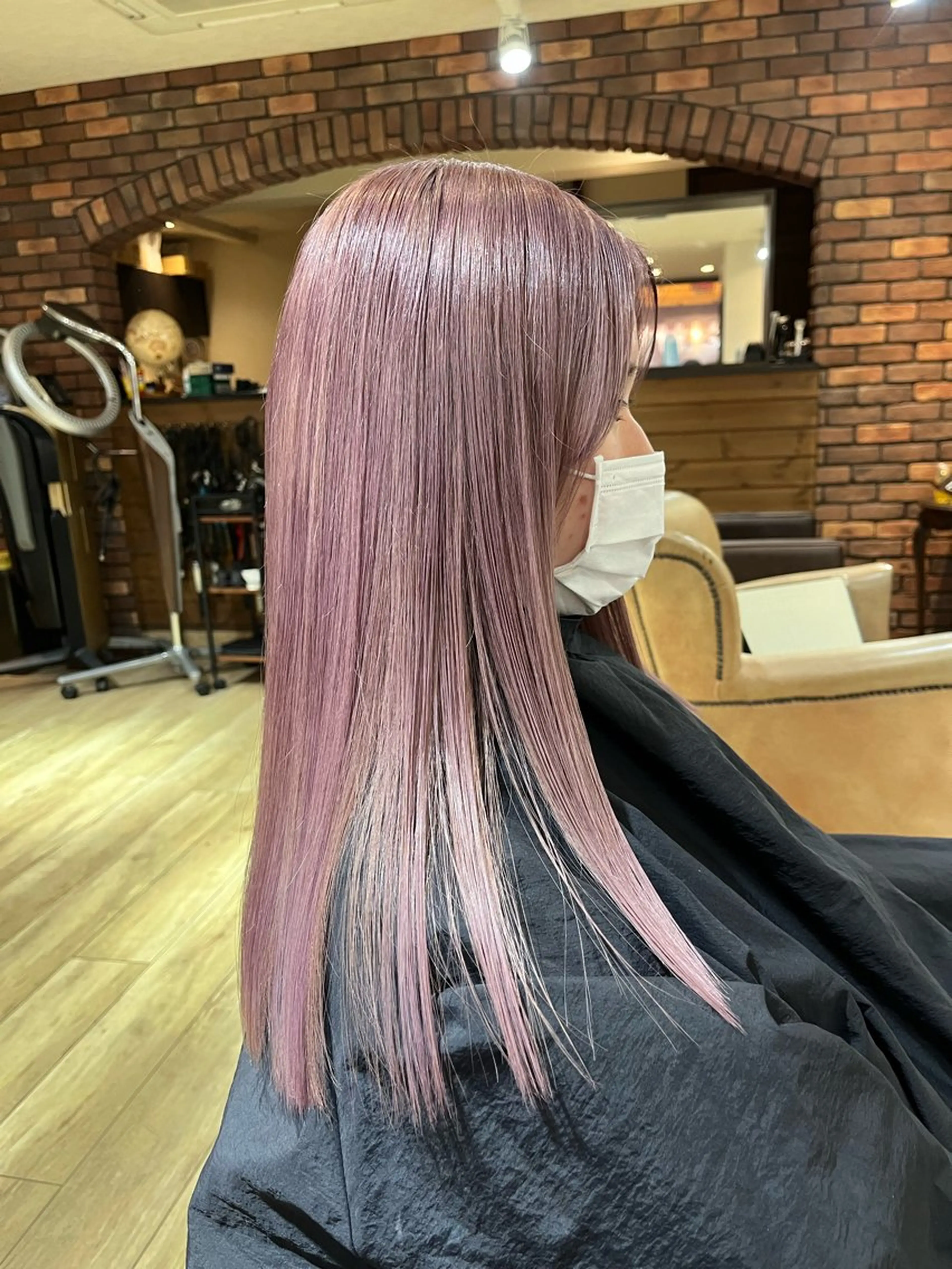 ロング カラー ブリーチ ピンクカラー パープルカラー 縮毛矯正 ヘアカラー VOYAGE所属・中園 康のヘアスタイル