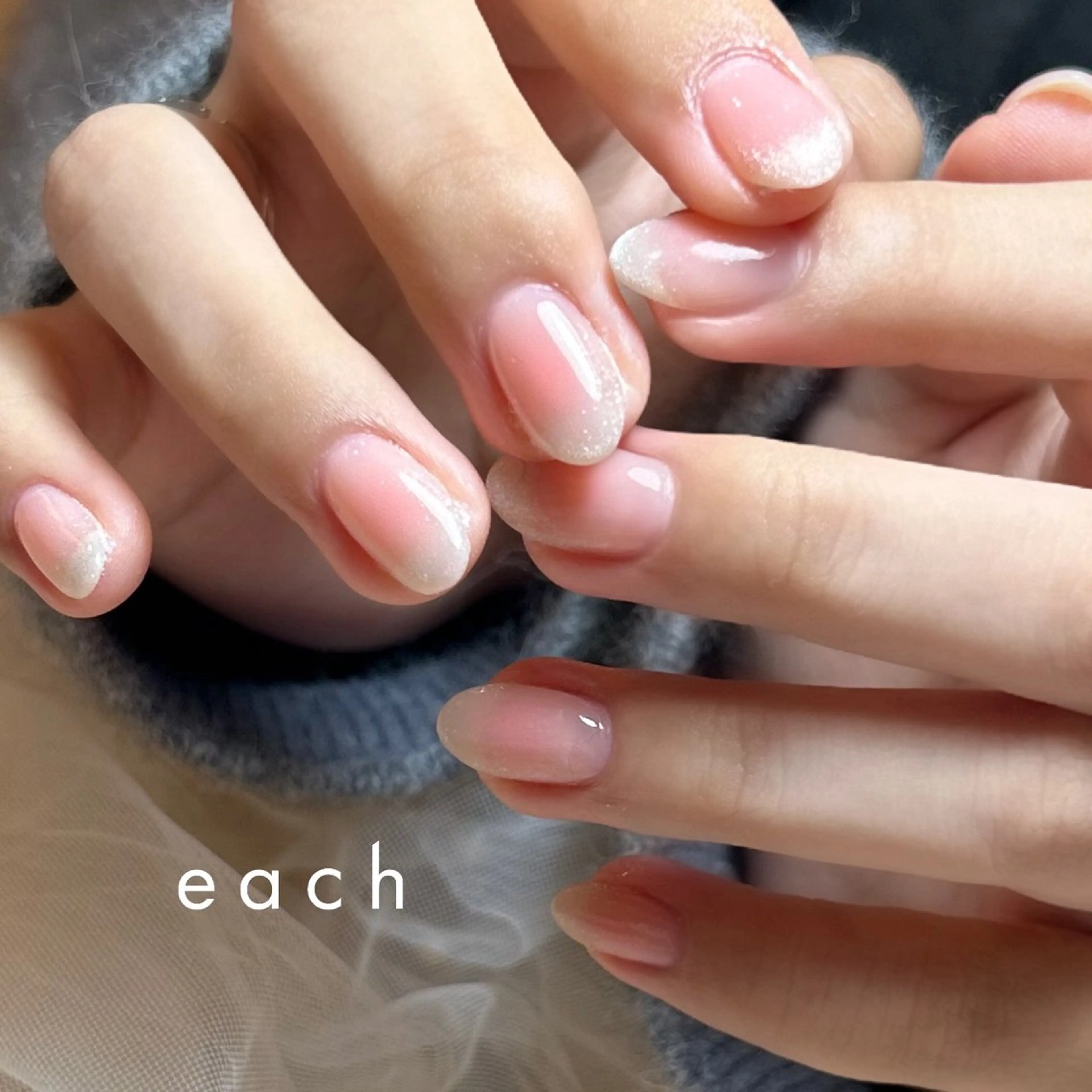 ネイル チークネイル ハンドネイル 𝒆𝒂𝒄𝒉 kanako 🕊のネイルデザイン