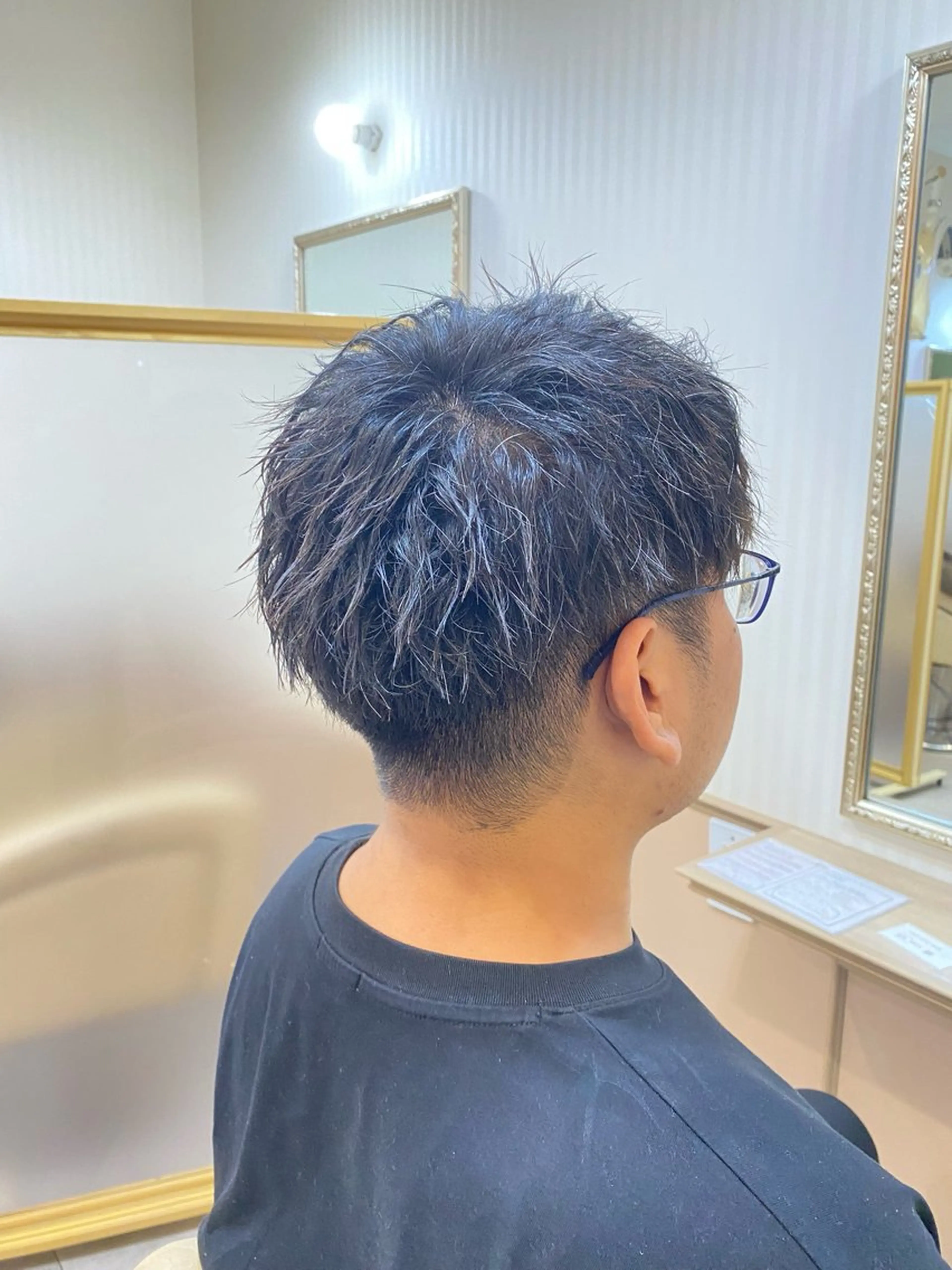 ショート パーマ メンズ マッシュ メンズパーマ メンズツイストパーマ ショートヘア ツイストパーマ シンセティックヘアーデザイン所属・高須 未紀也のヘアスタイル
