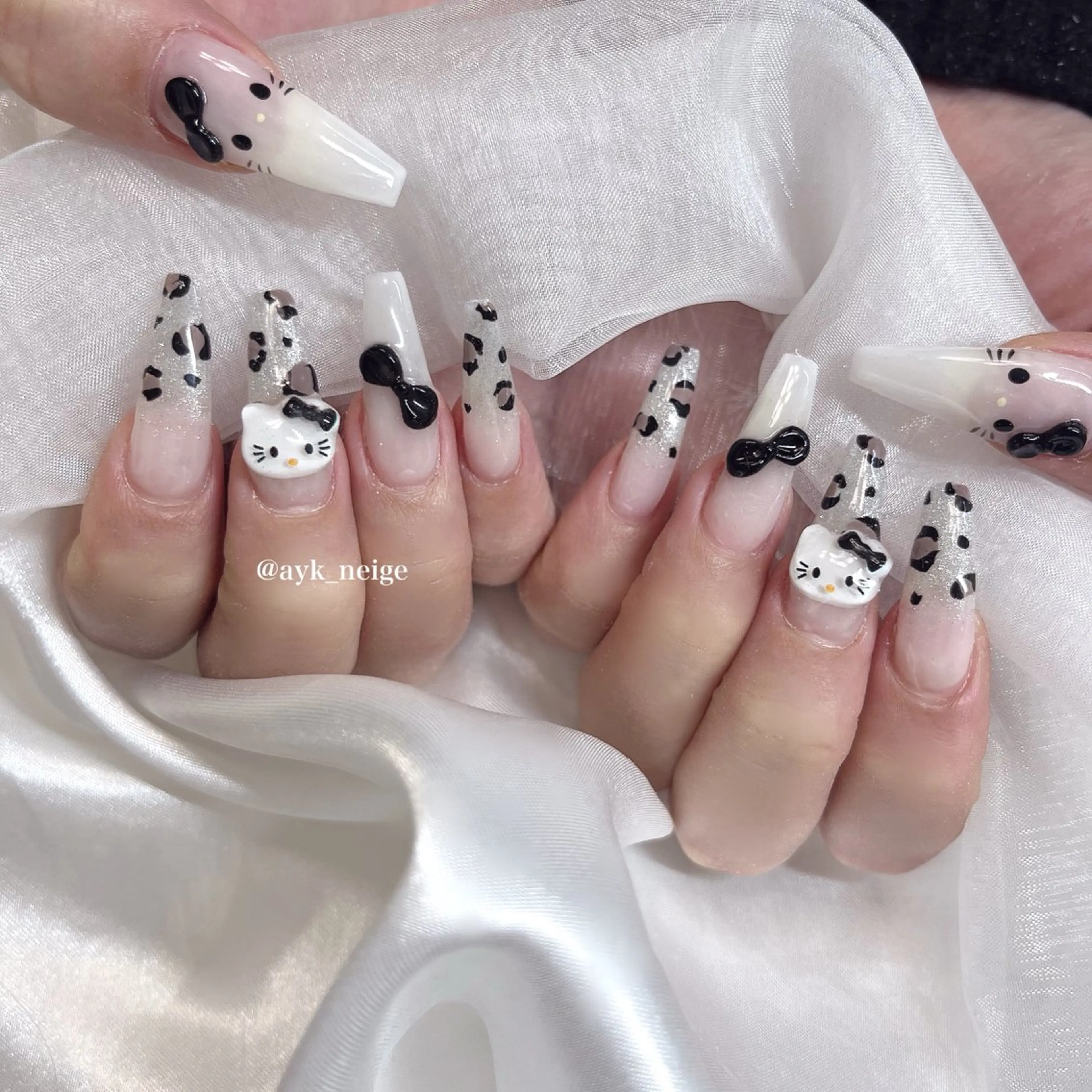 ネイル フットネイル キラキラネイル 韓国ネイル リボン シンプルネイル n'eige nail所属・大谷 綾香のネイルデザイン