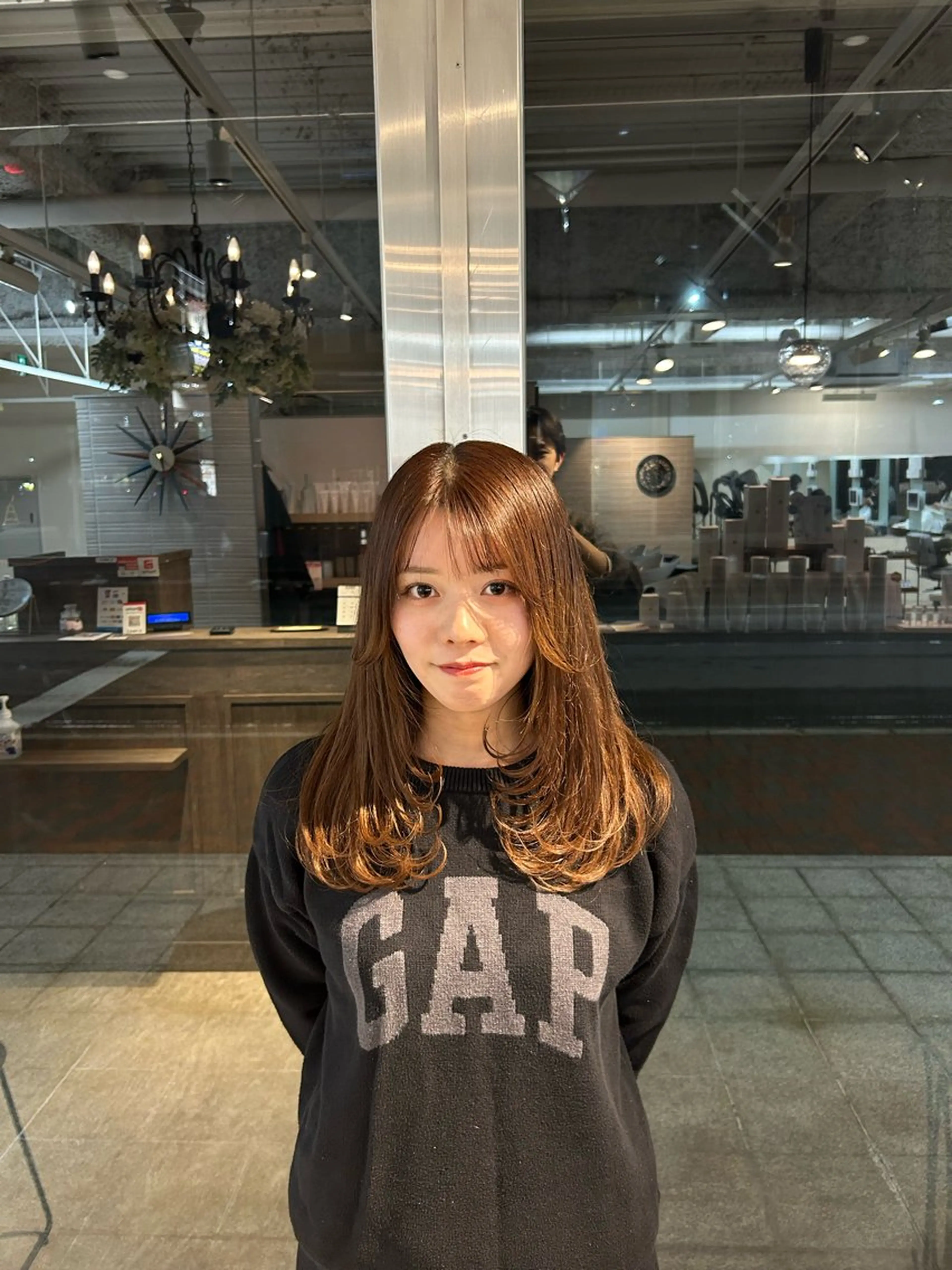 ロング レイヤーカット Luccica PARIS所属・佐川 舞斗のヘアスタイル