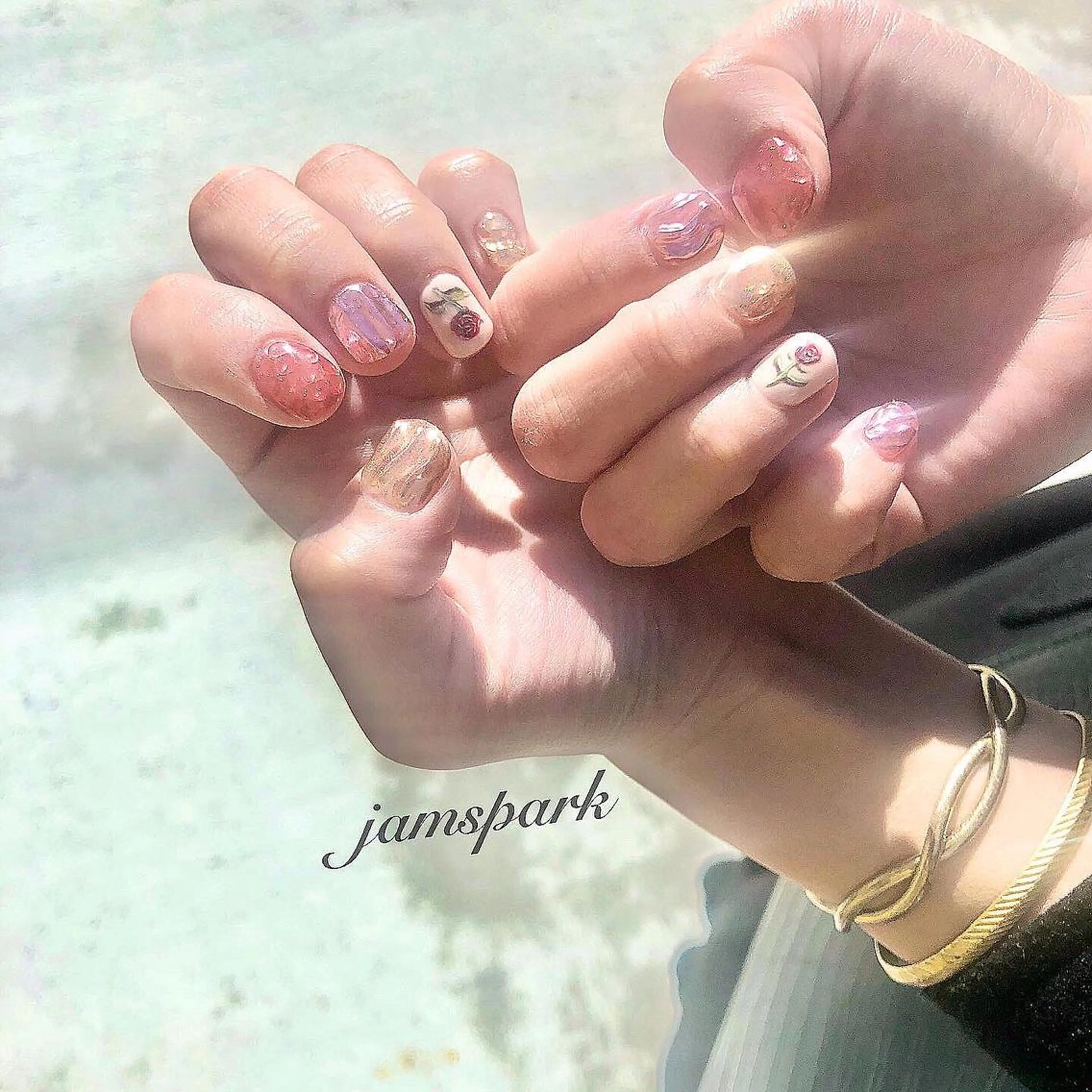 ネイル アートネイル 成人式 卒業式 ミラーネイル ニュアンスネイル ハンドネイル jamspark ✨のネイルデザイン