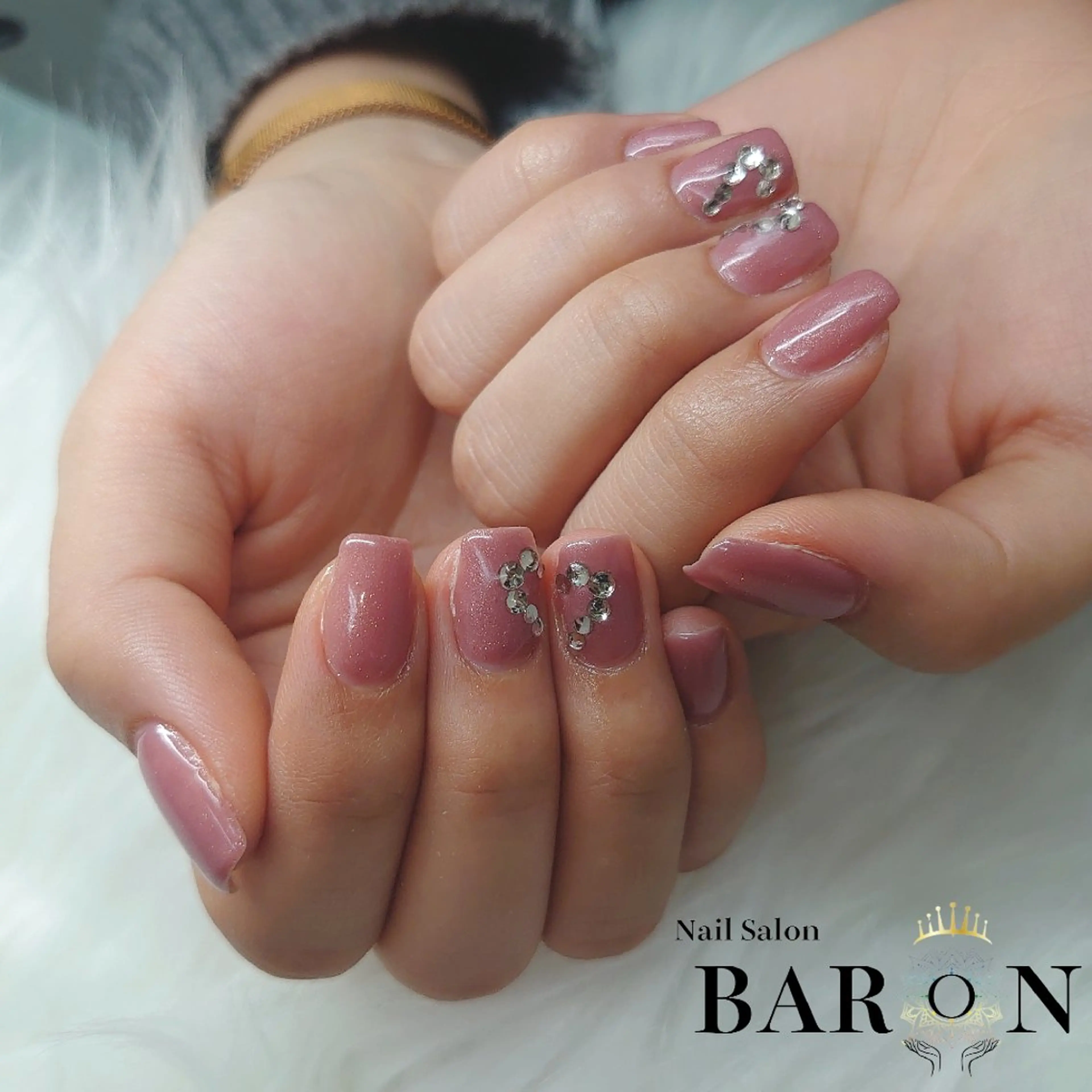 ネイル アートネイル ワンカラーネイル ストーンネイル ♛BARON♛ AOIのネイルデザイン