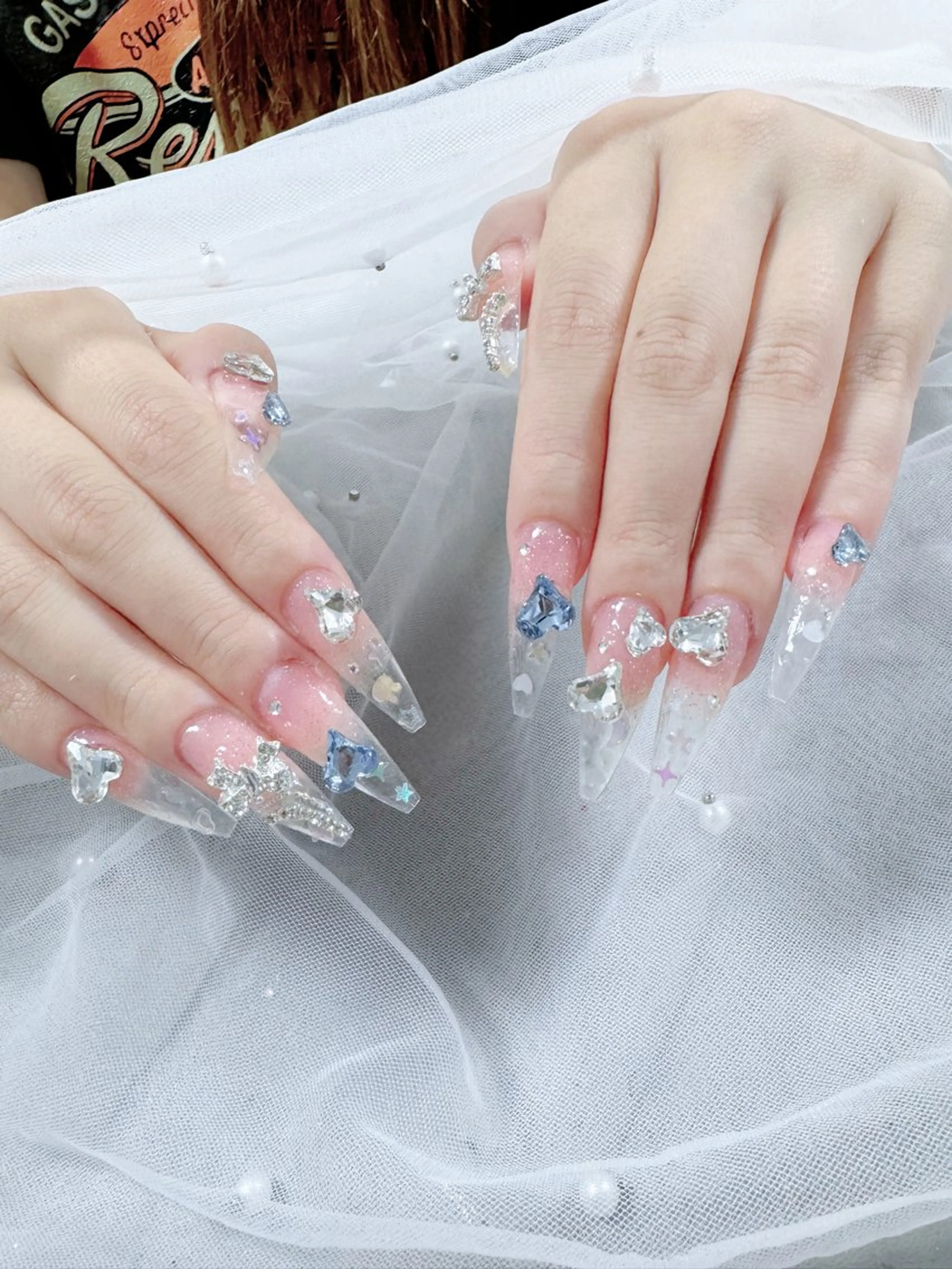 ネイル オーロラネイル クリアネイル フラッシュネイル ジェルネイル グラデーション ハンドネイル LilyLala Nail所属・LilyLala Nailsalonのネイルデザイン