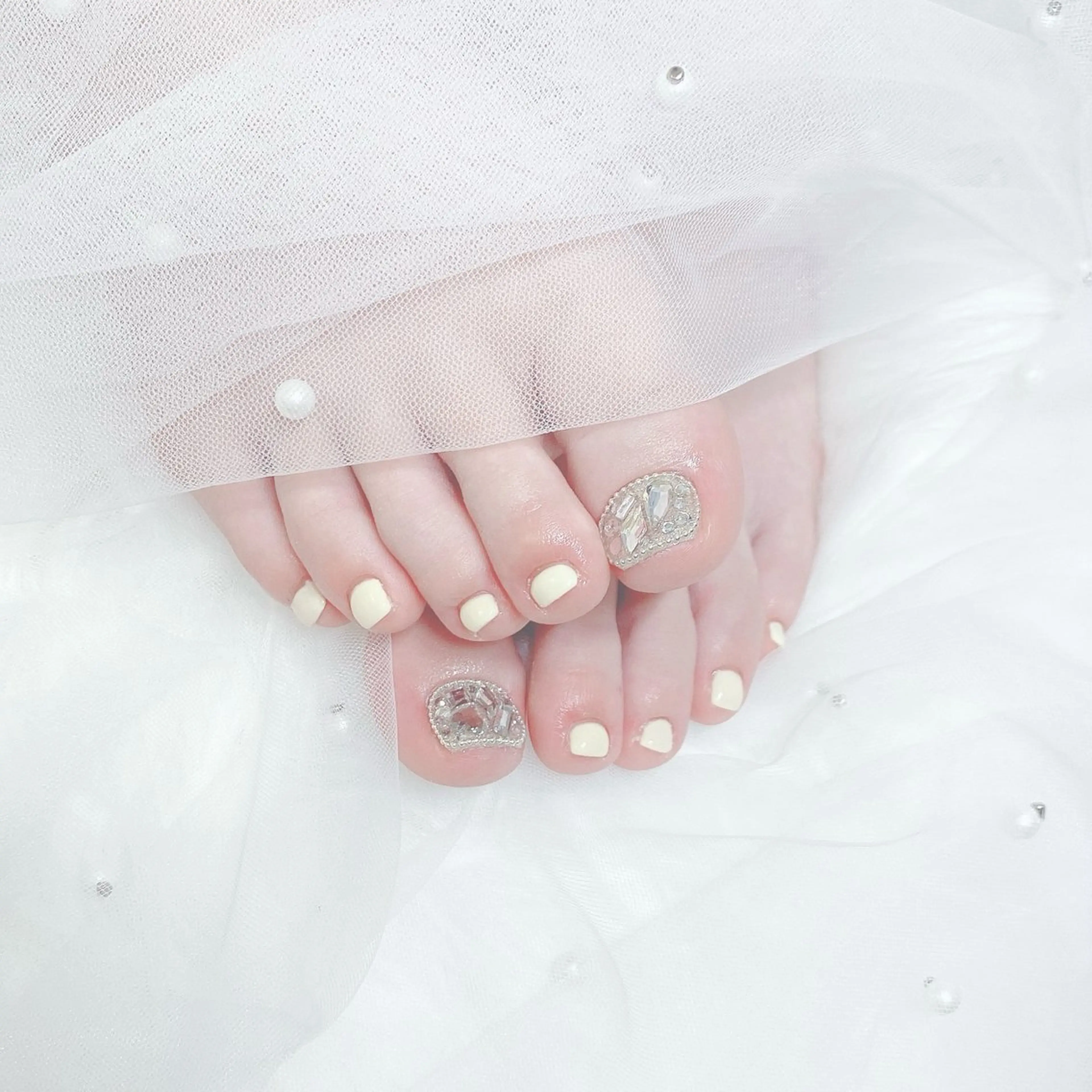 ネイル キラキラネイル 春ネイル aba nail 🤍 yunaのネイルデザイン